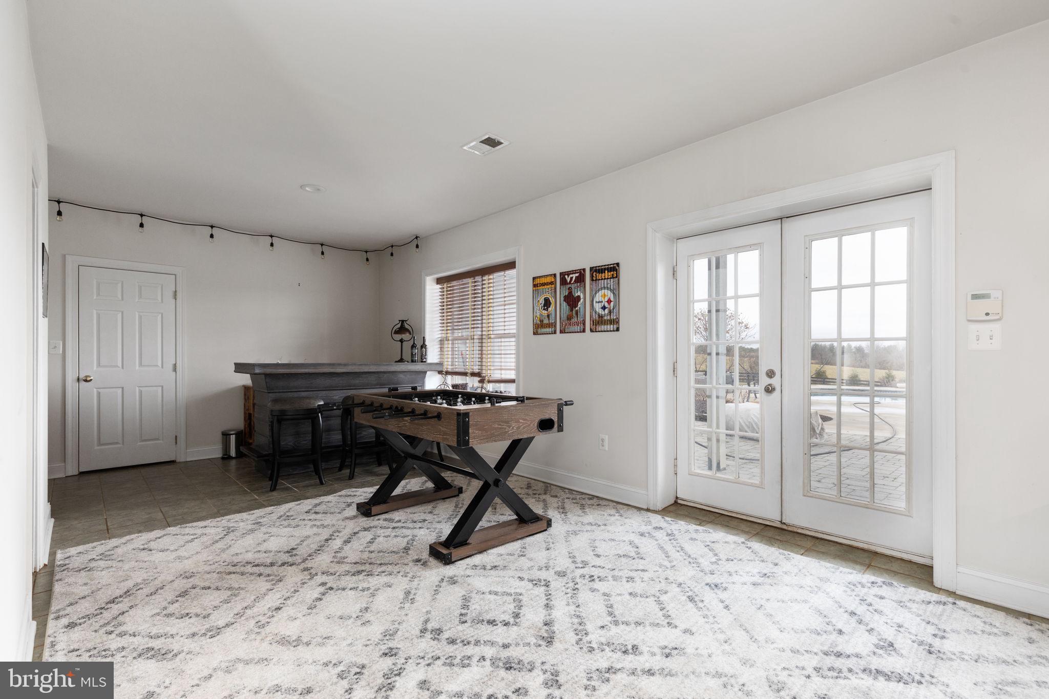 HUNTING HILL FARMS - Residential