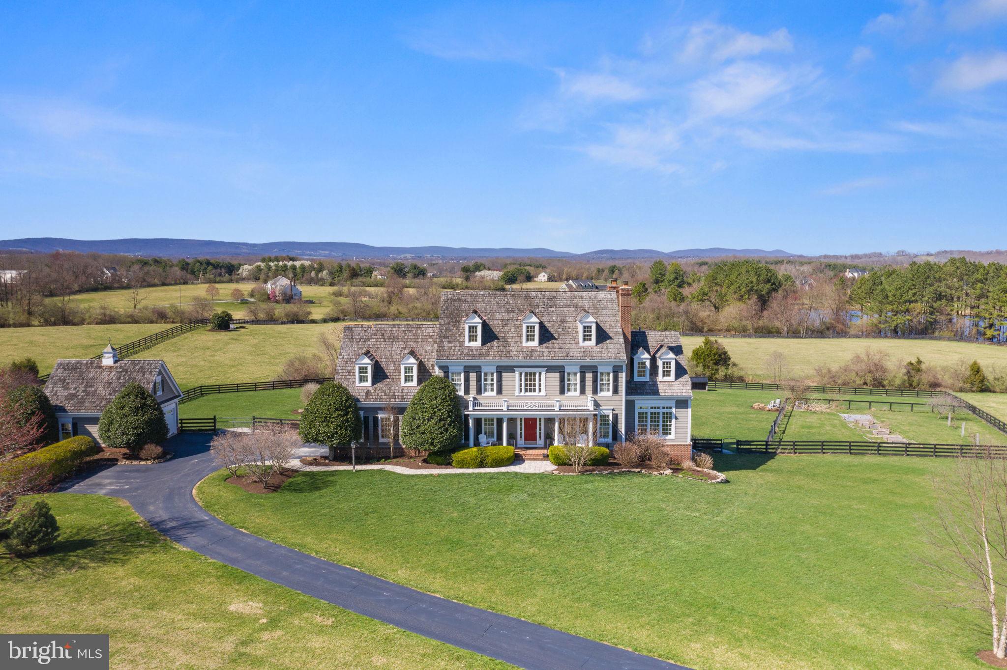 HUNTING HILL FARMS - Residential