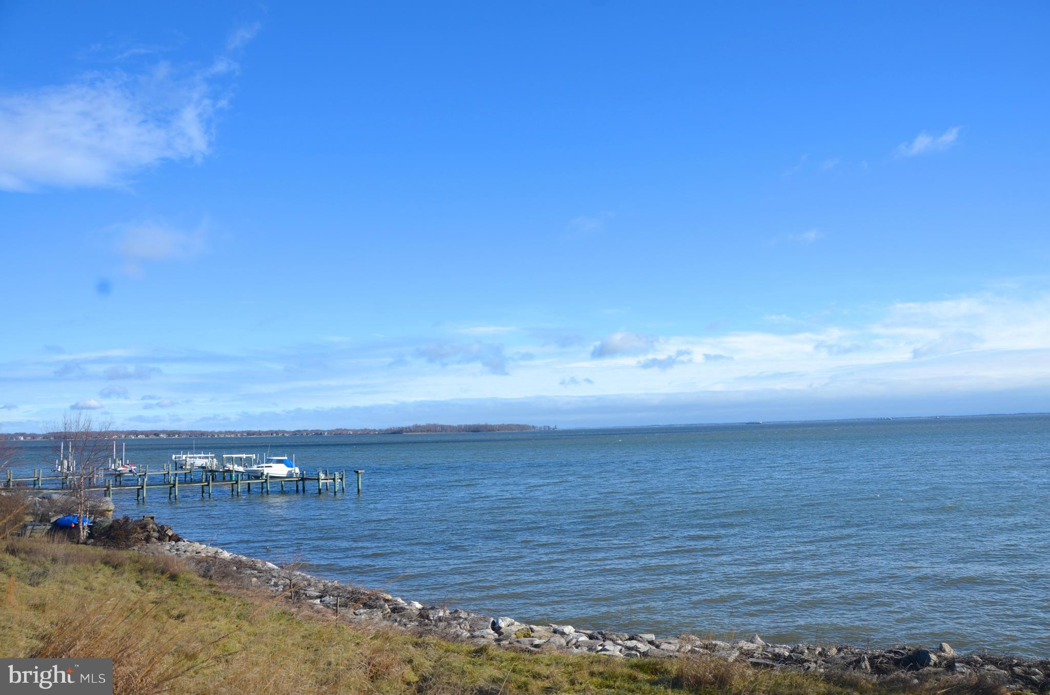 SAUNDERS POINT - Residential