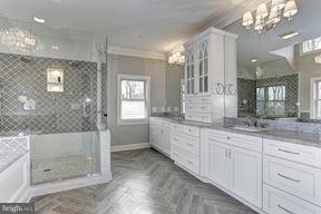 SAUNDERS POINT - Residential