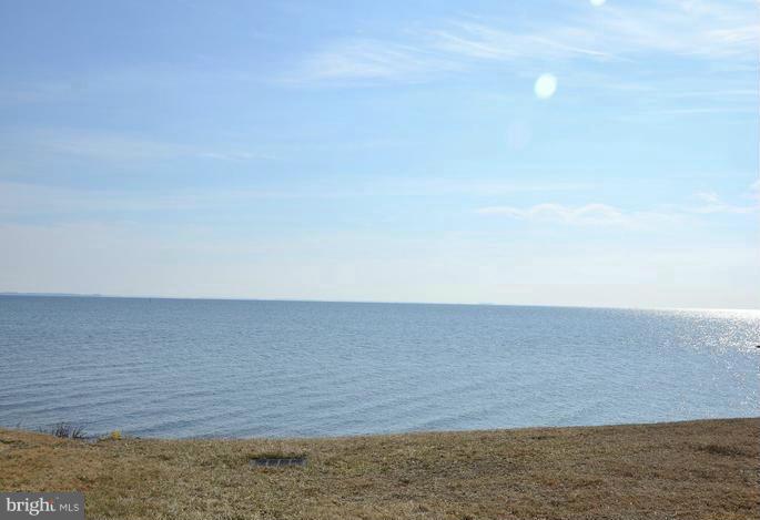 SAUNDERS POINT - Residential