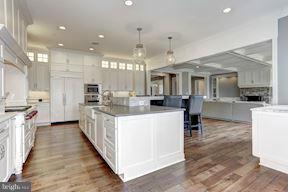 SAUNDERS POINT - Residential