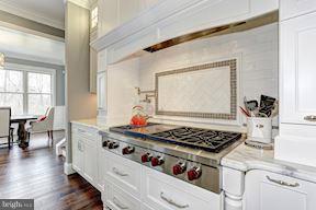 SAUNDERS POINT - Residential