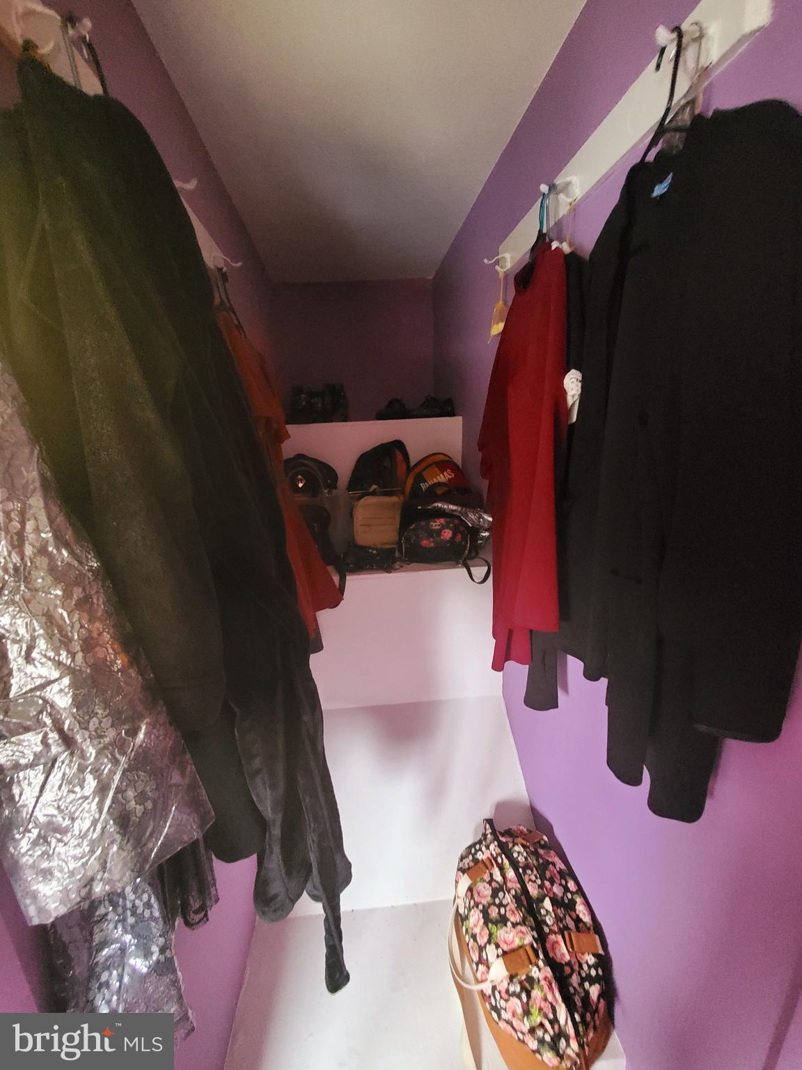 IVERSON SQUARE CONDOMINIUM - Residential