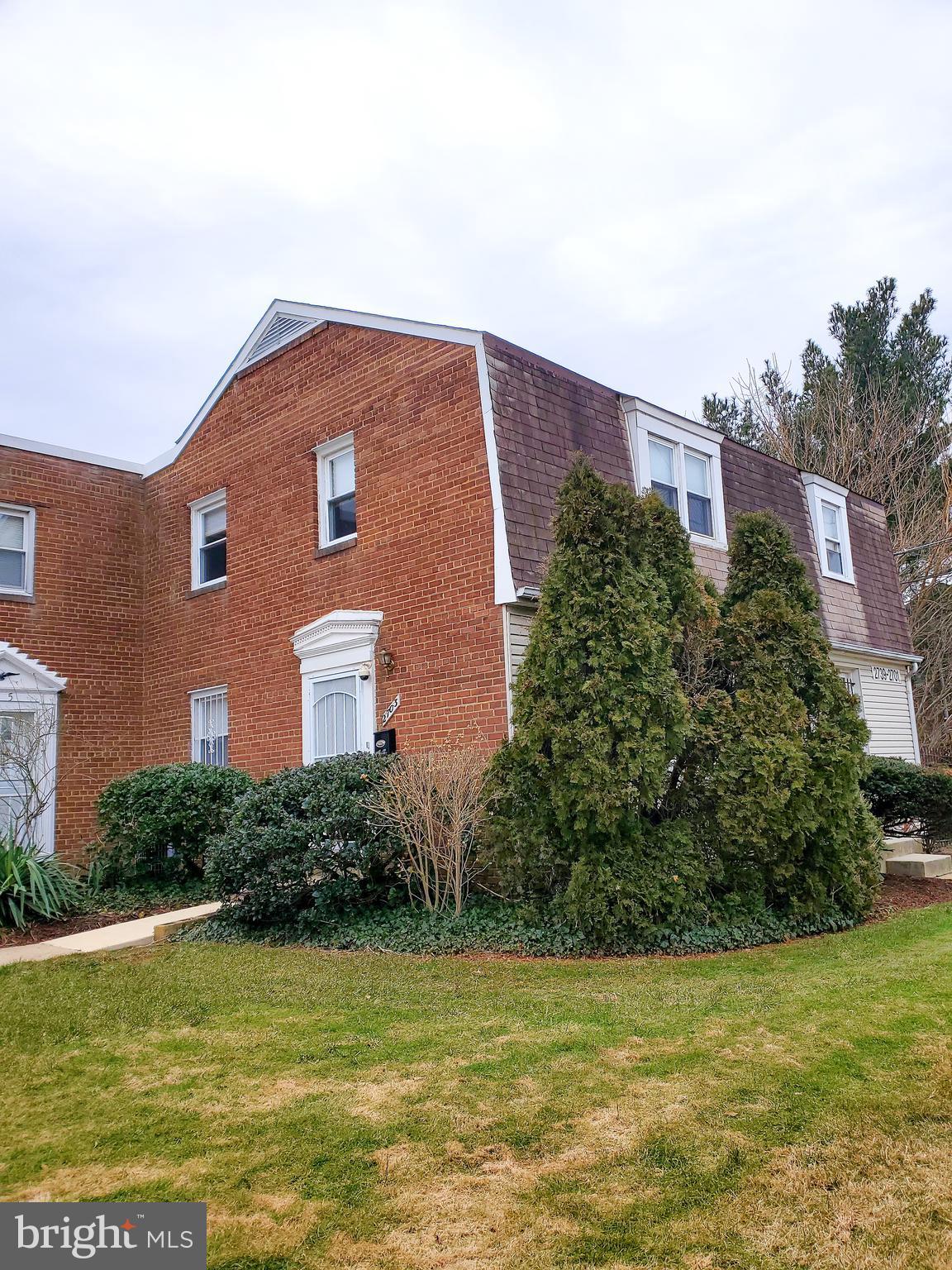 IVERSON SQUARE CONDOMINIUM - Residential