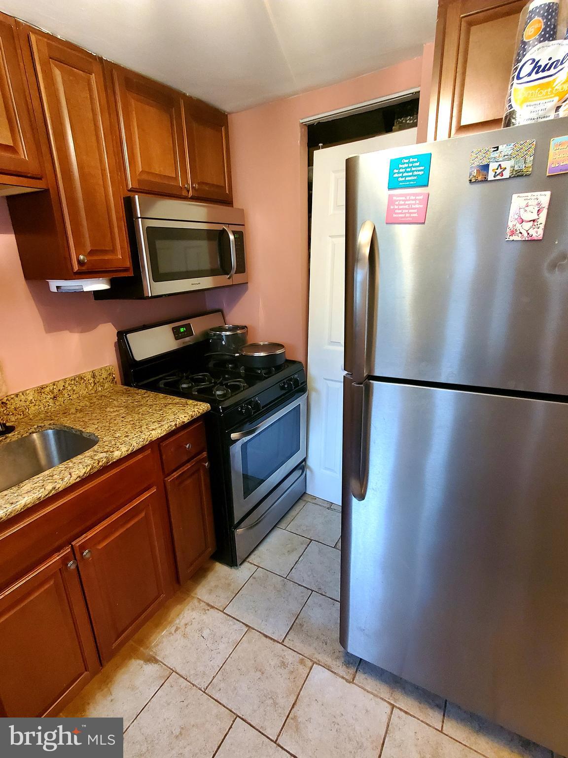 IVERSON SQUARE CONDOMINIUM - Residential