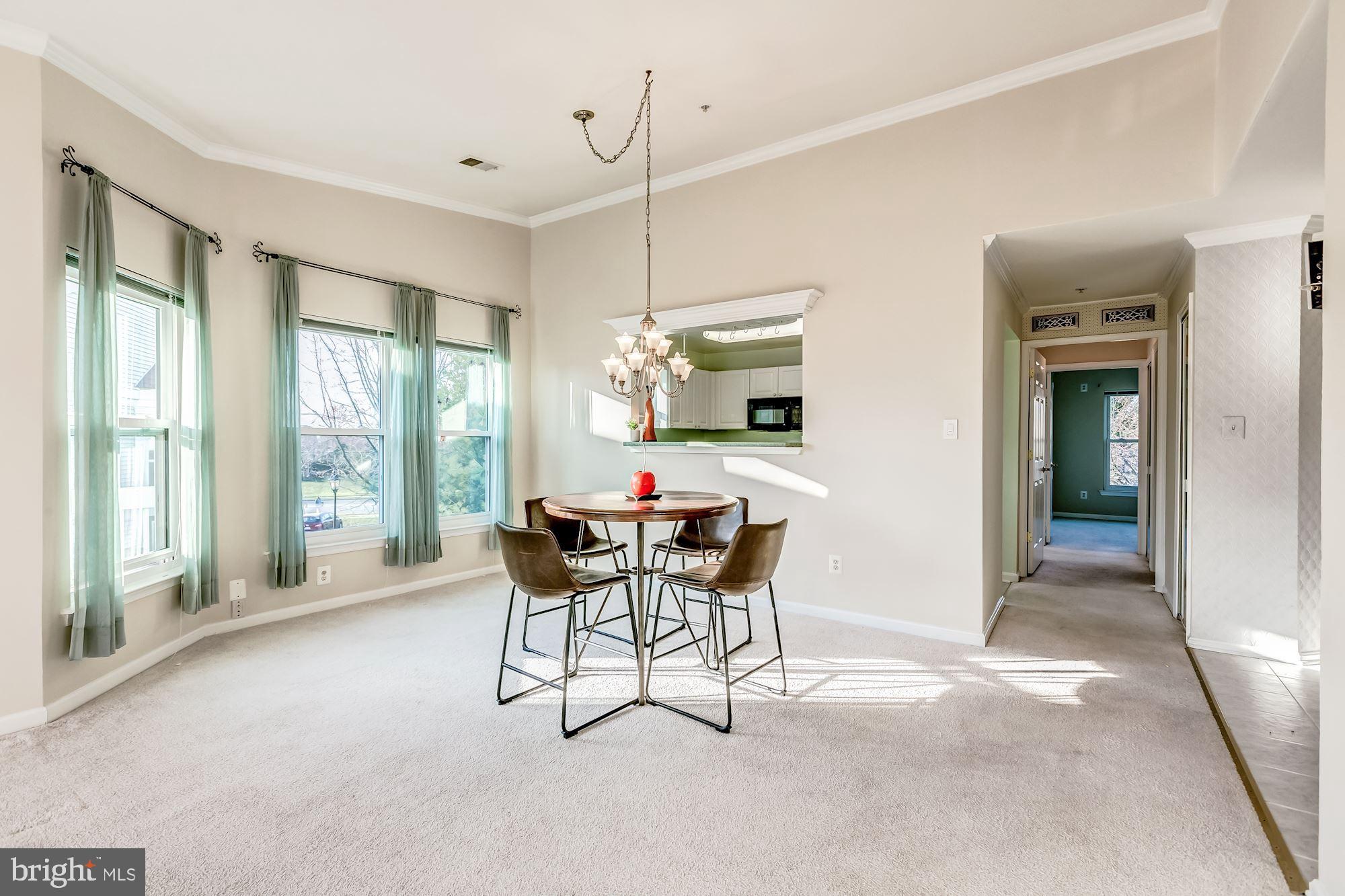 LAKESHORE CONDO - Residential