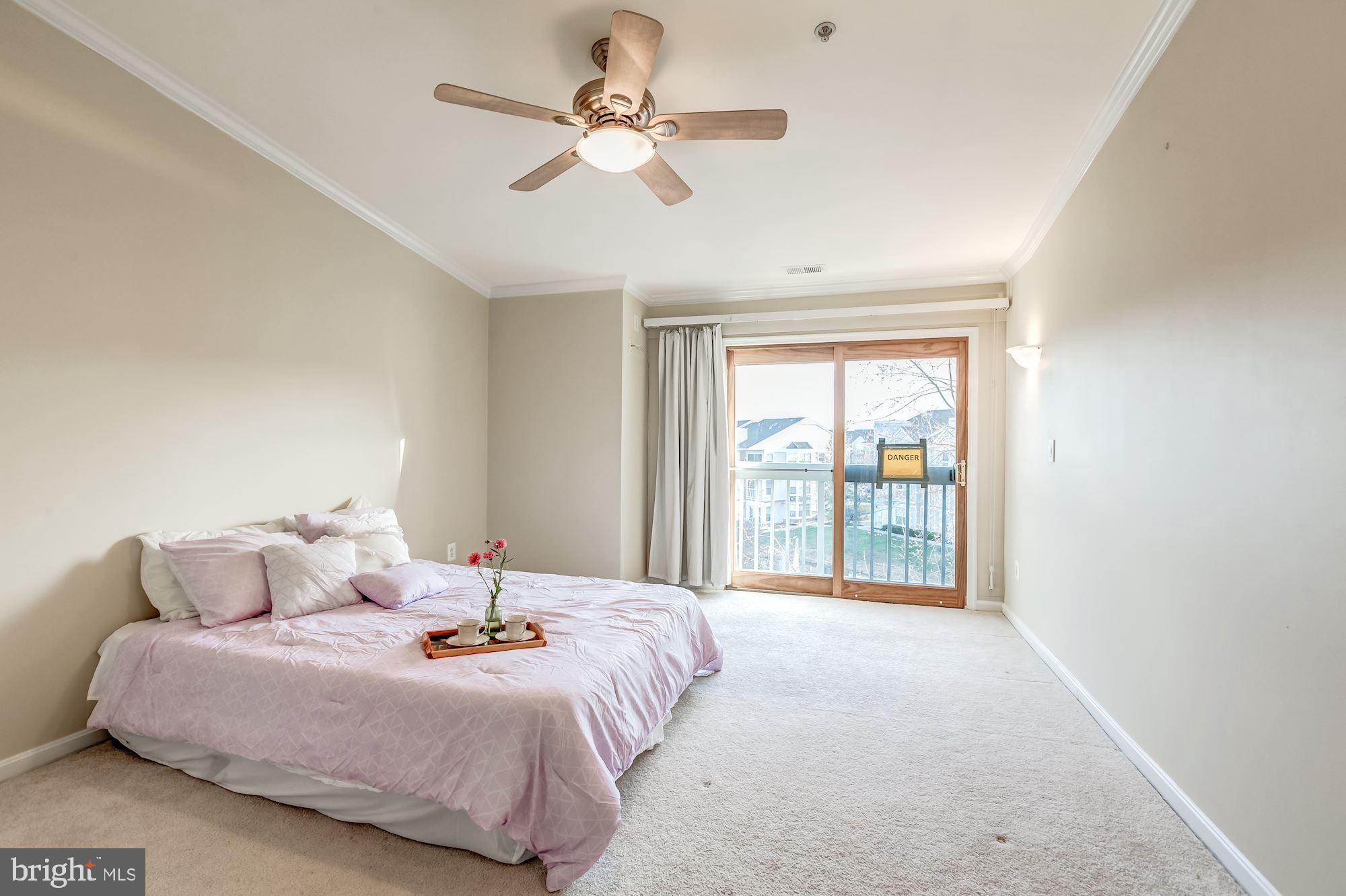 LAKESHORE CONDO - Residential