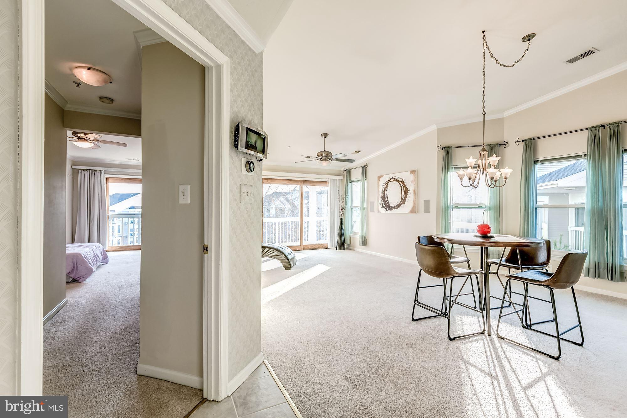 LAKESHORE CONDO - Residential