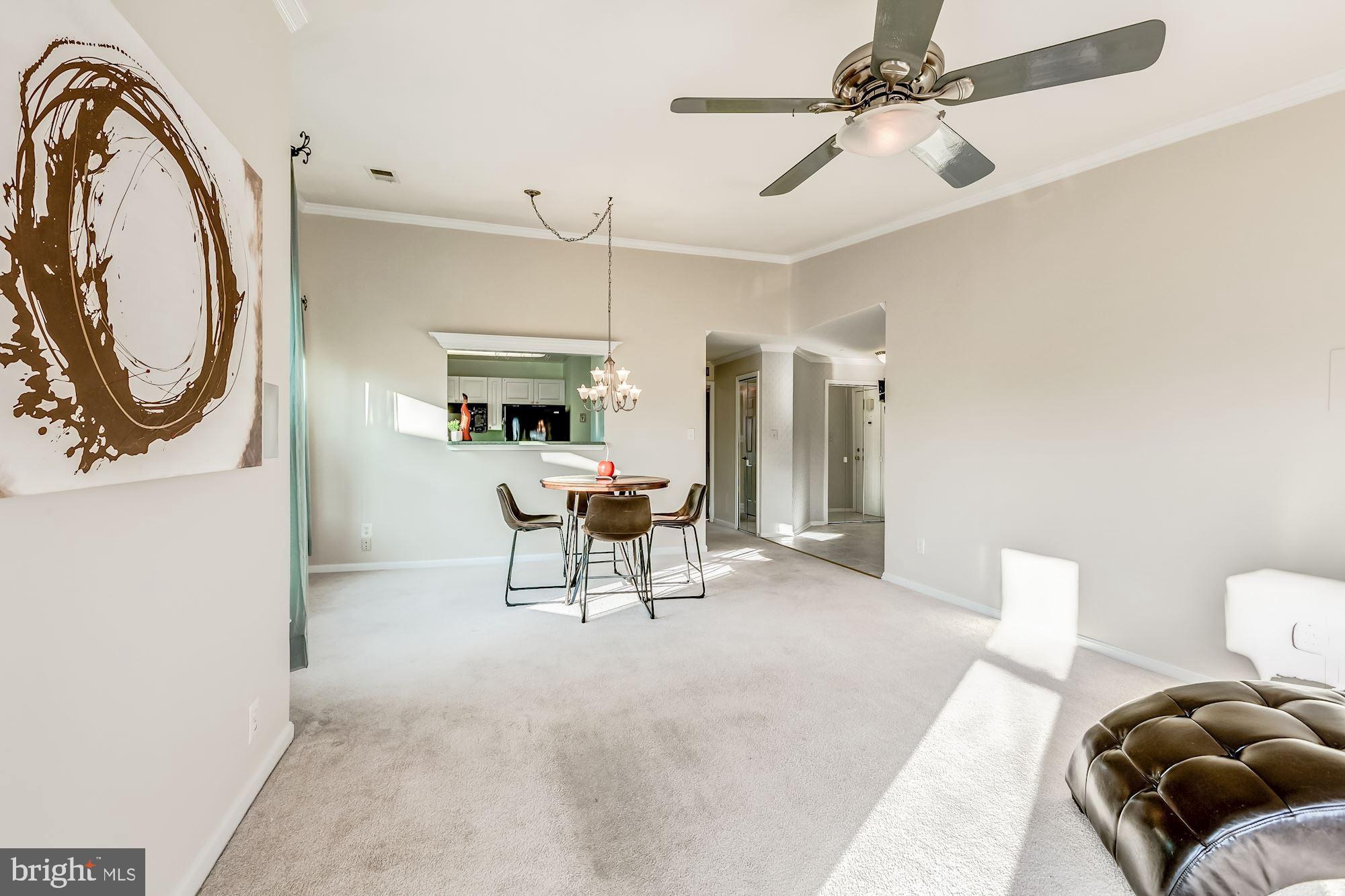 LAKESHORE CONDO - Residential