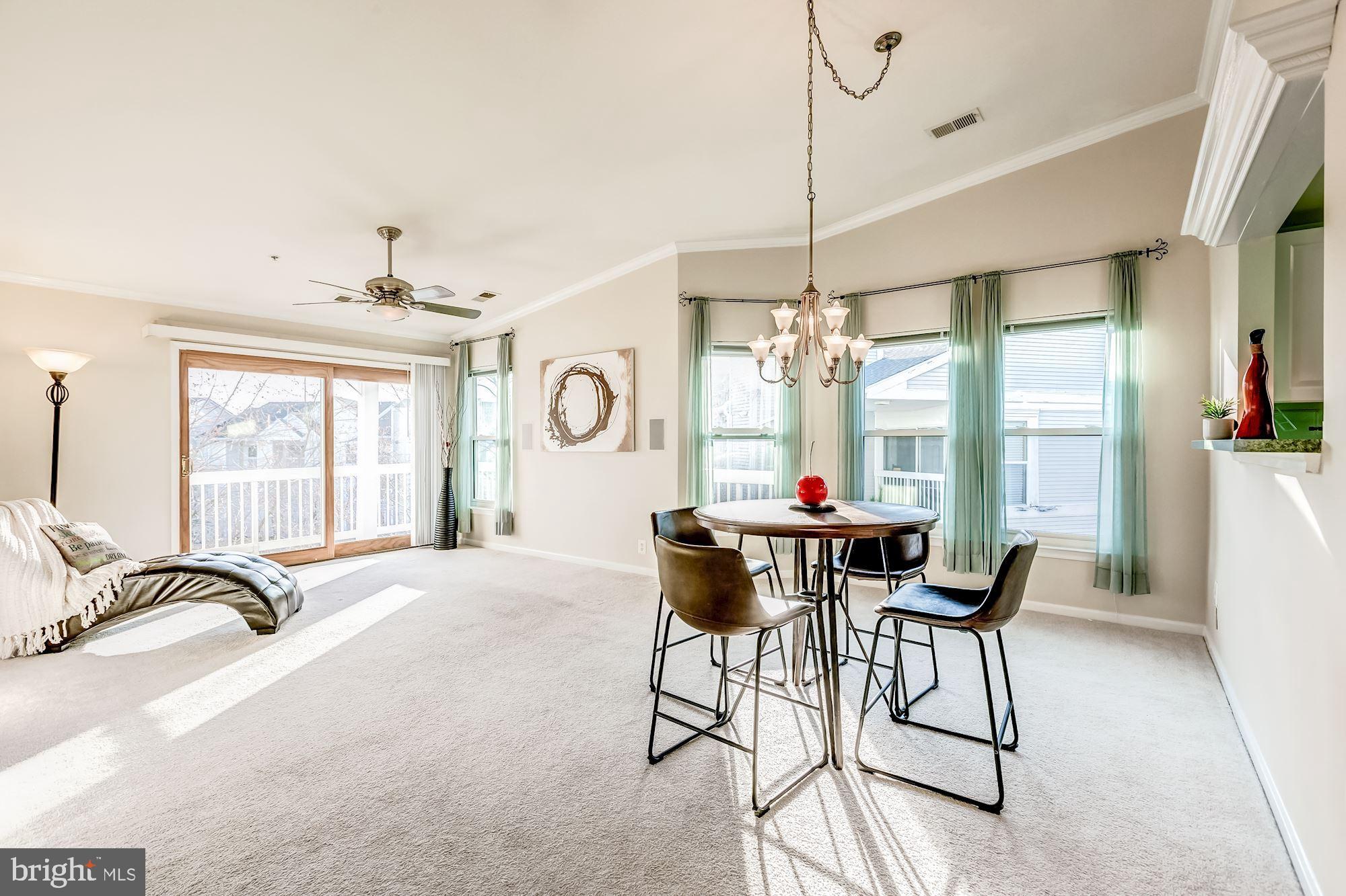 LAKESHORE CONDO - Residential