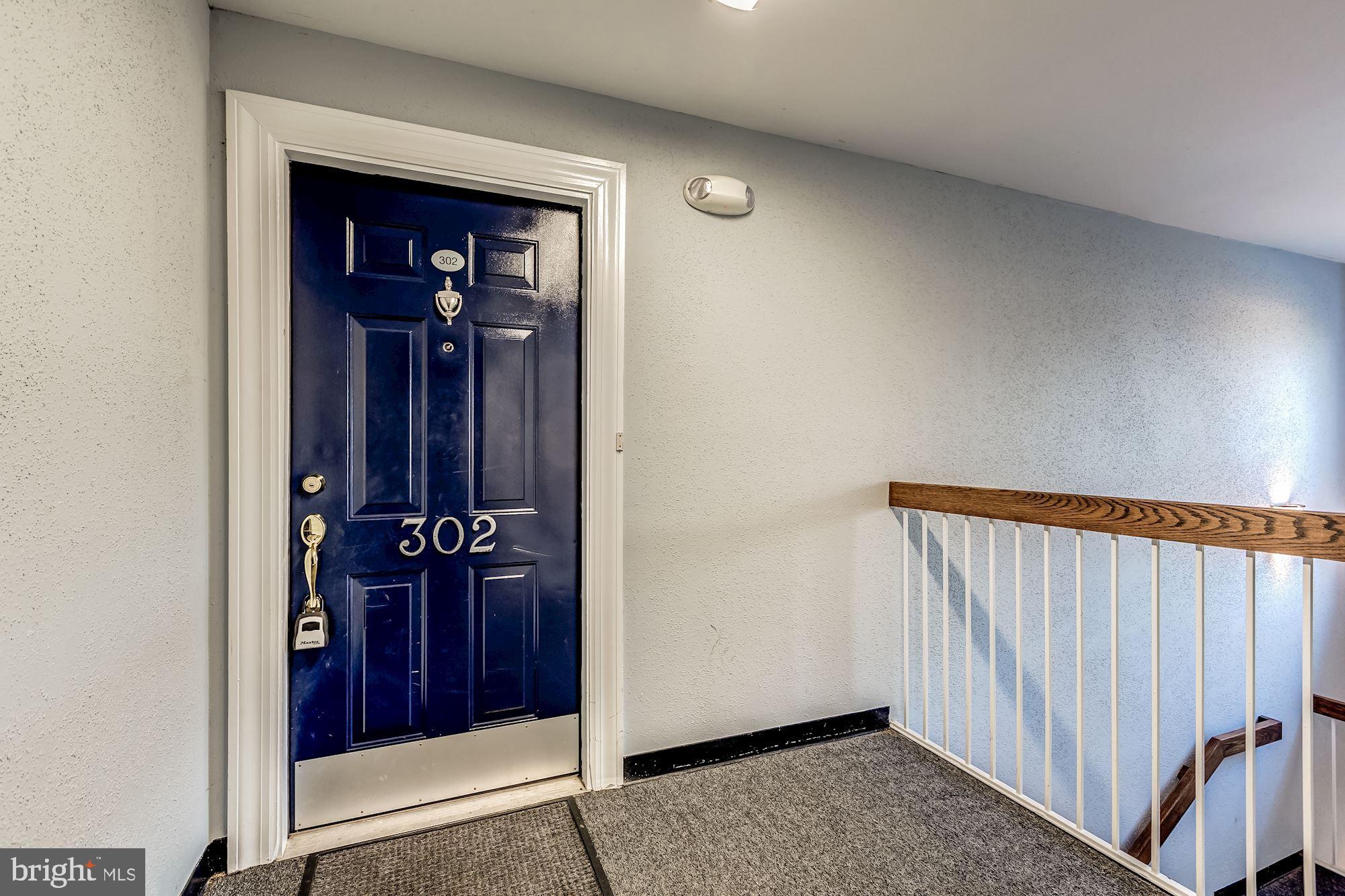 LAKESHORE CONDO - Residential