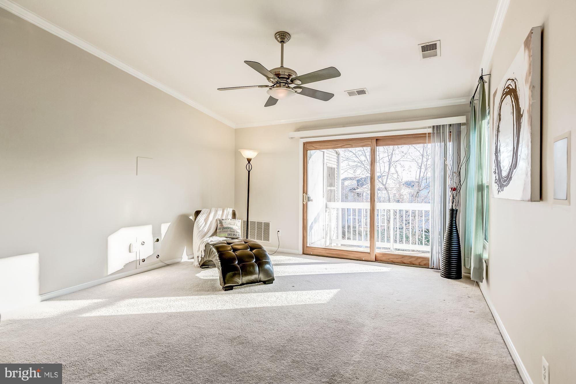 LAKESHORE CONDO - Residential