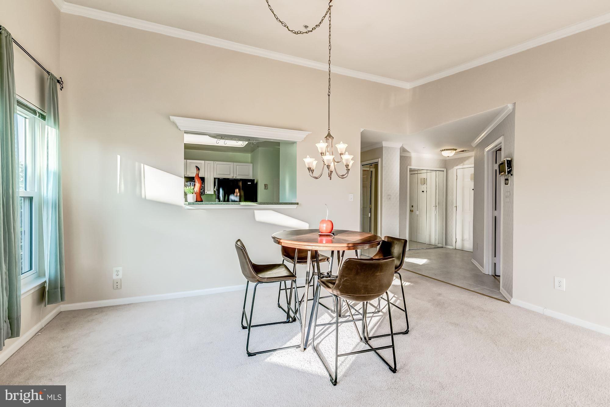 LAKESHORE CONDO - Residential