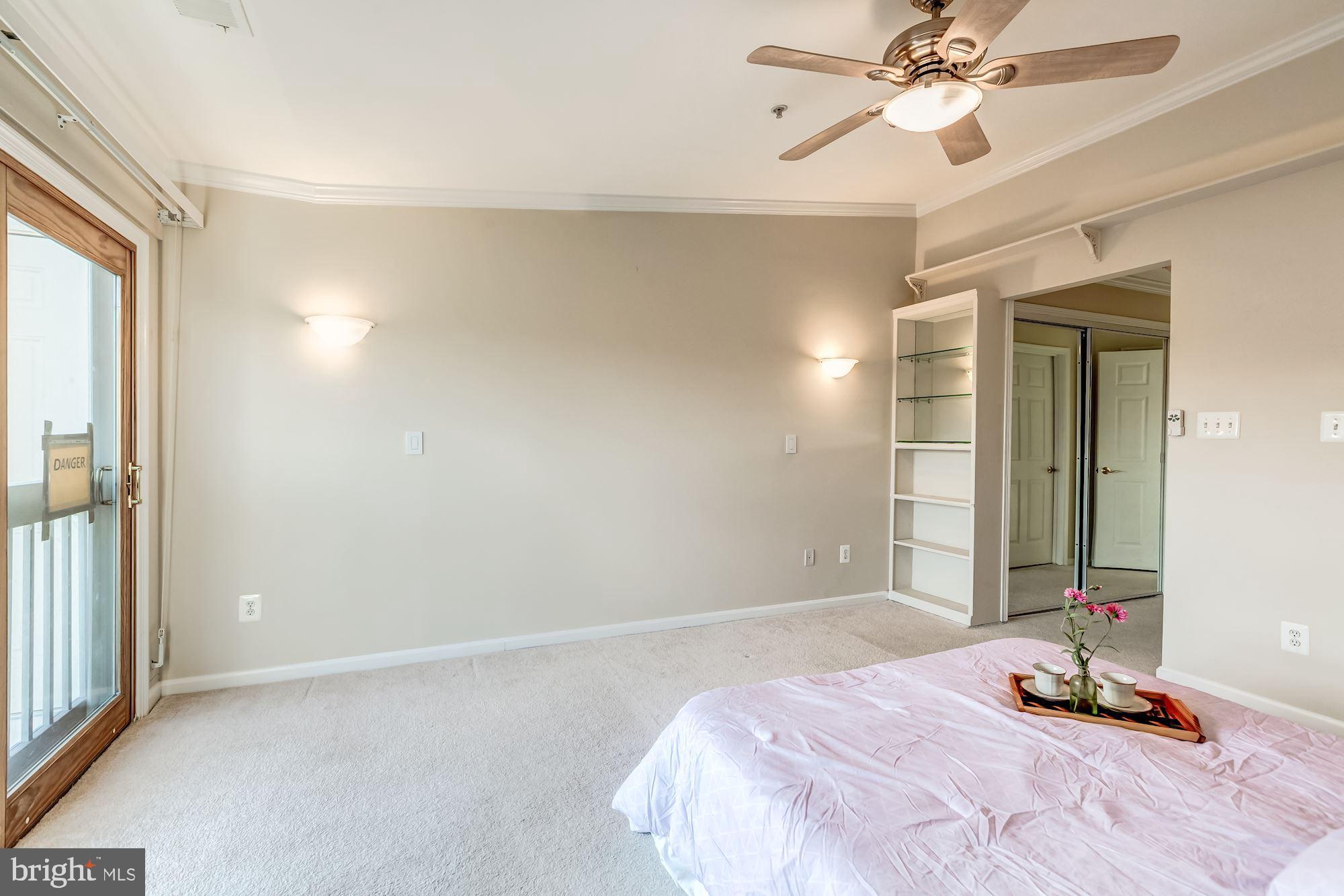 LAKESHORE CONDO - Residential