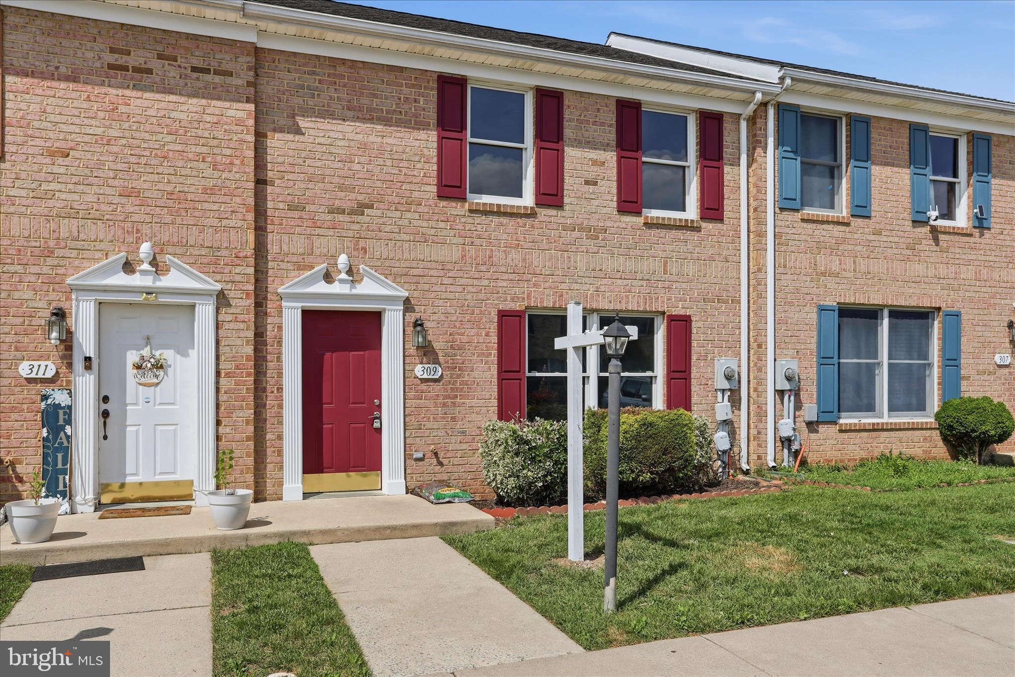 309 E RIDGE DRIVE