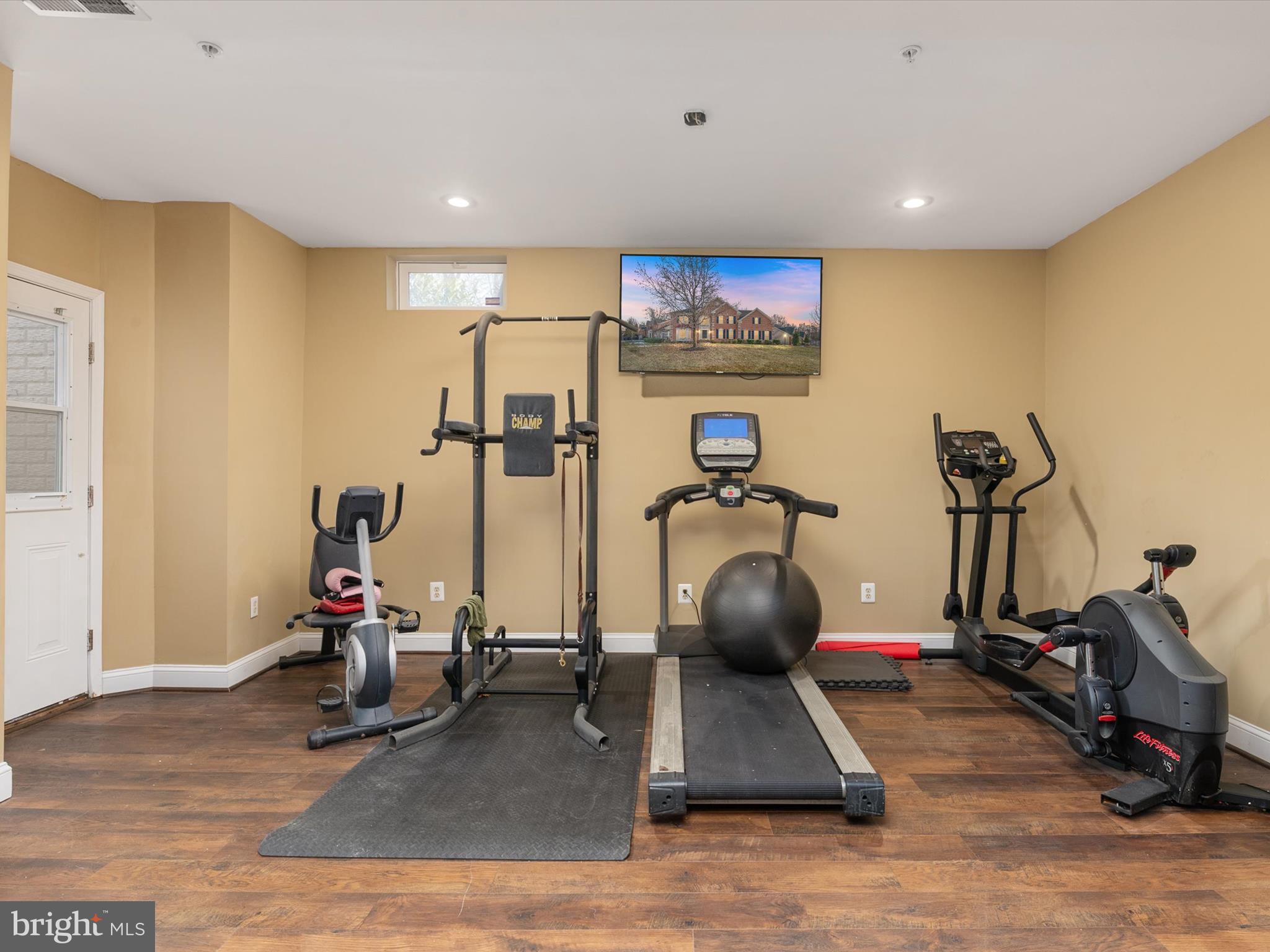 OAK CREEK - Residential