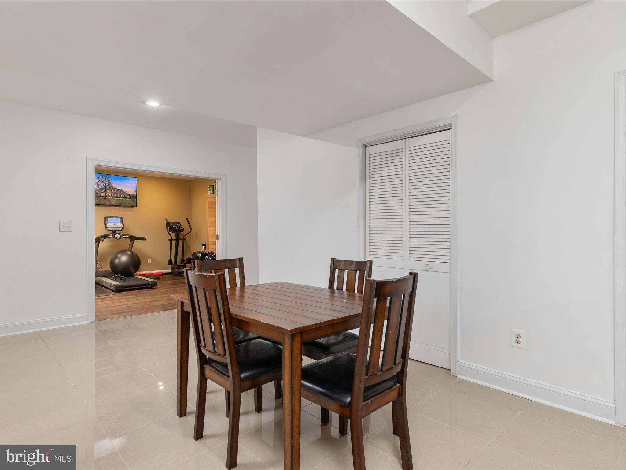 OAK CREEK - Residential