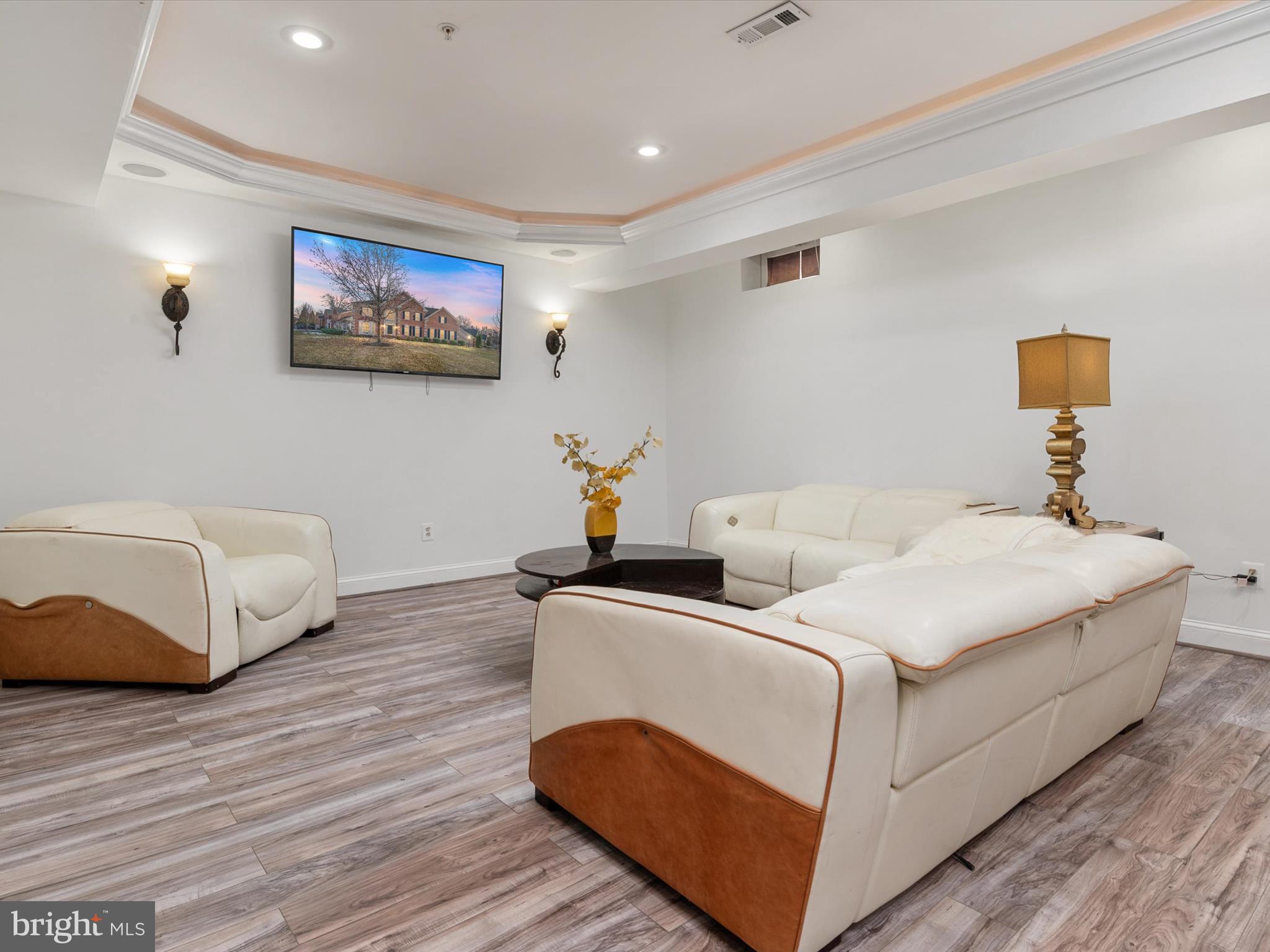 OAK CREEK - Residential