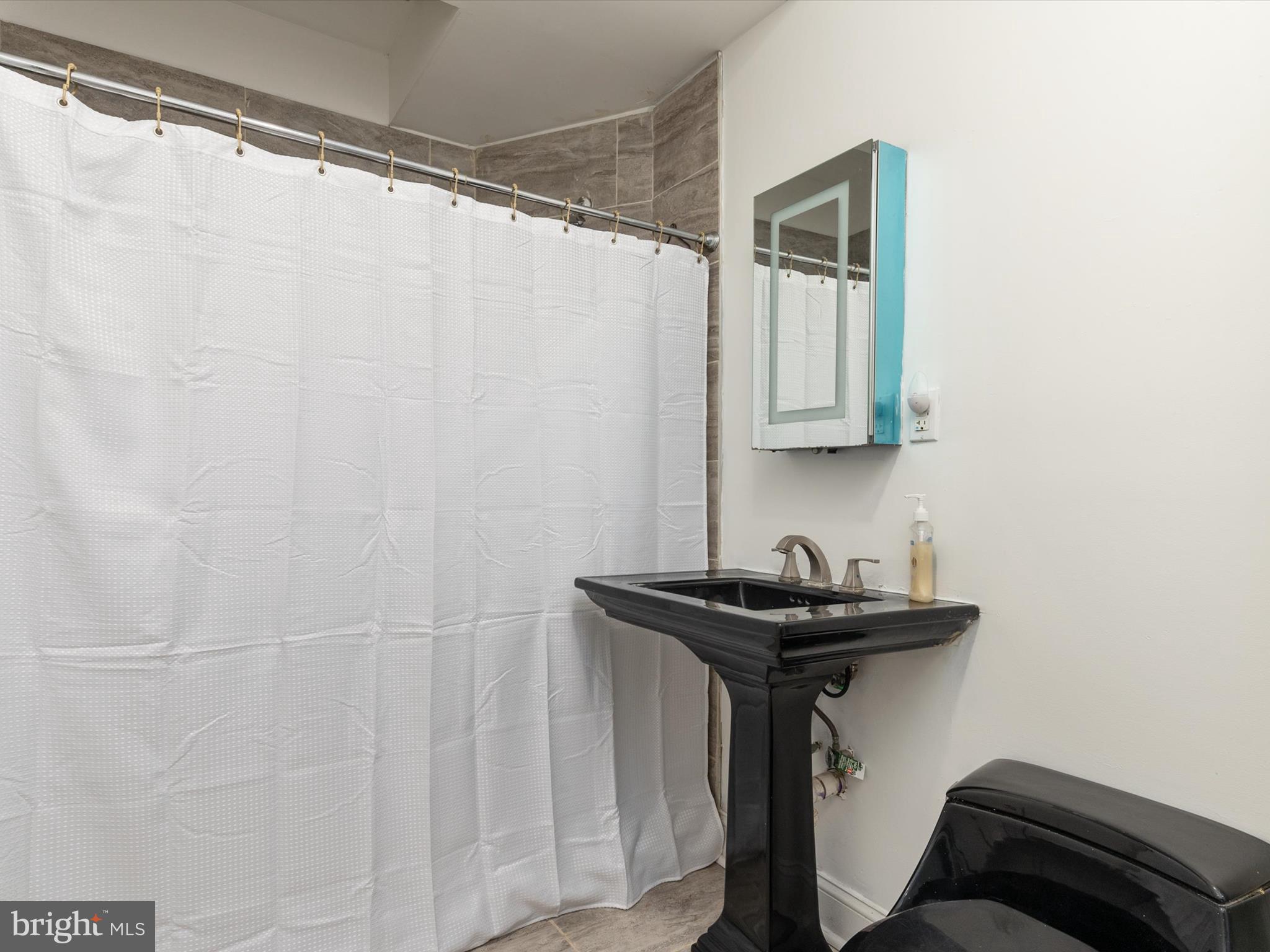 OAK CREEK - Residential