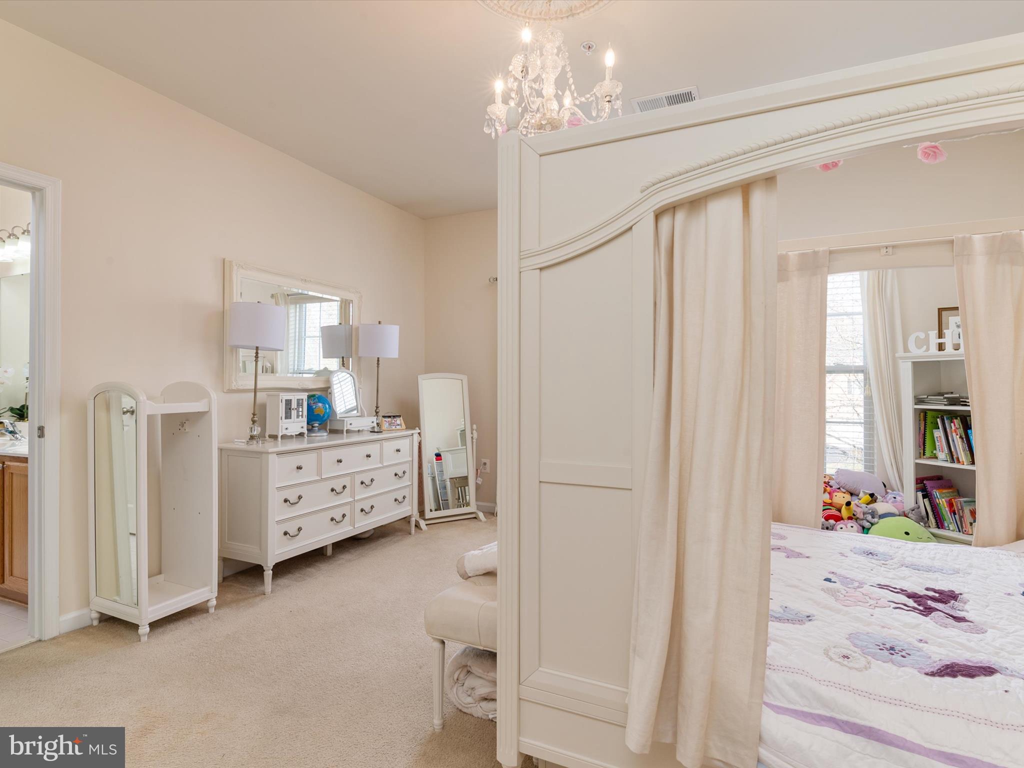 OAK CREEK - Residential