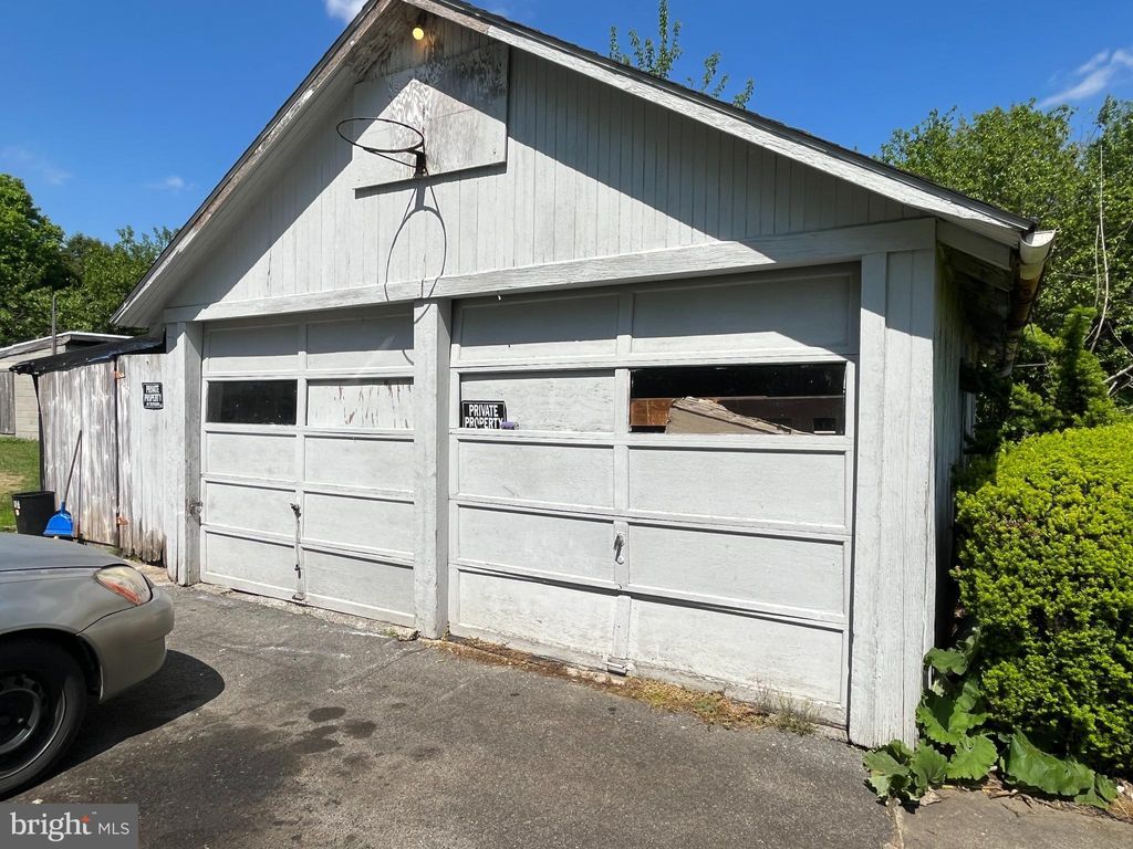 Photo of 2081 E Lincoln Highway, Lancaster, PA 17602 (MLS # PALA2052098)