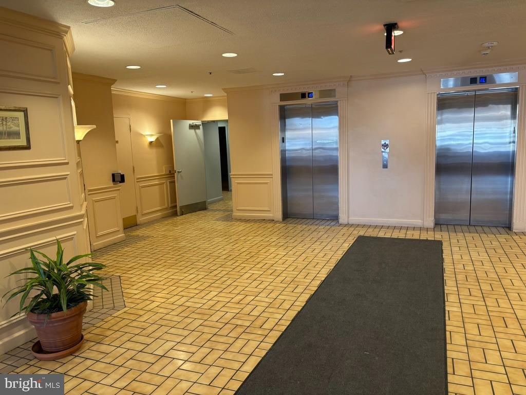 15115 INTERLACHEN DRIVE 3-1020