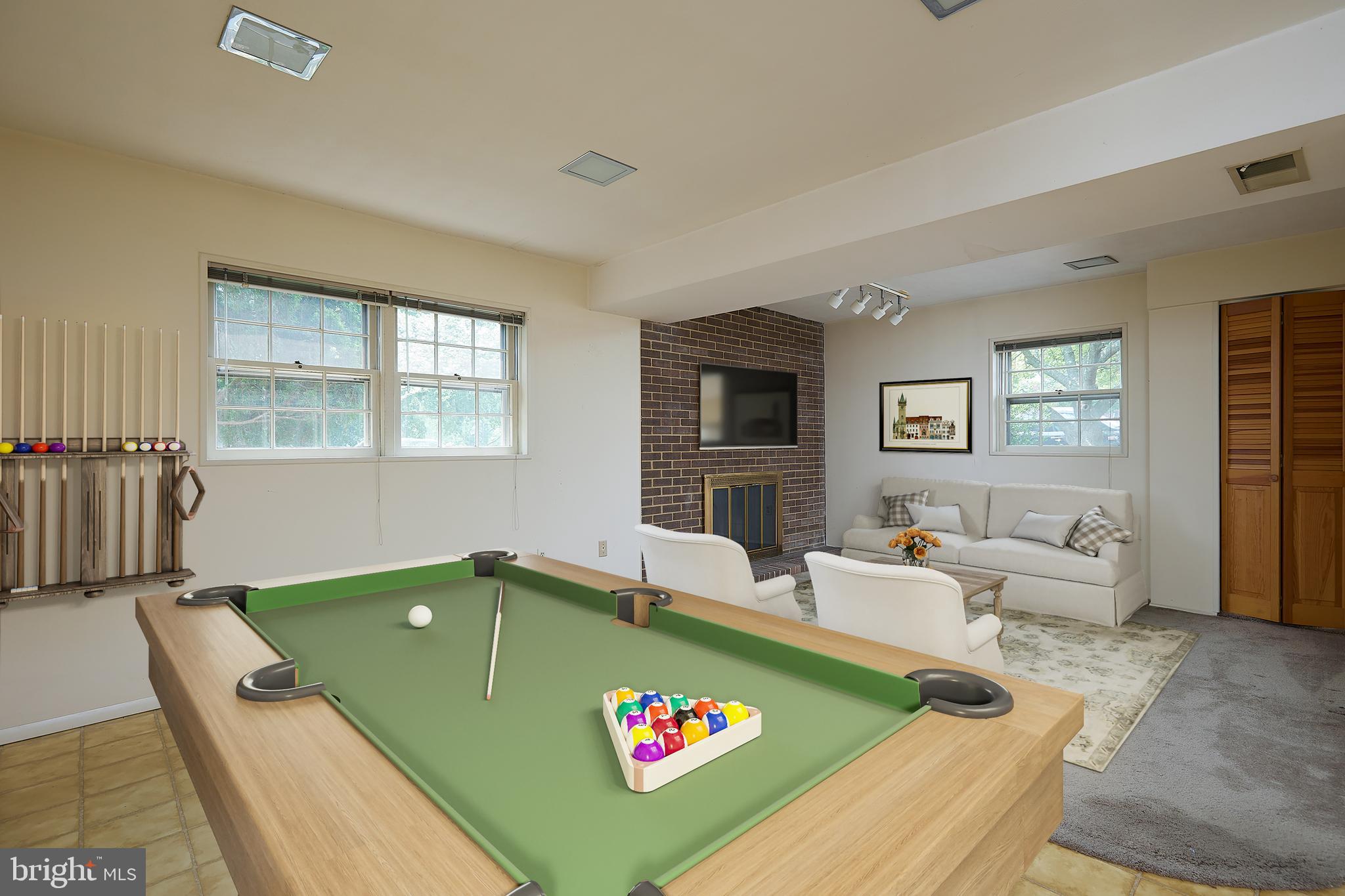 MOUNT VERNON SQUARE - Residential