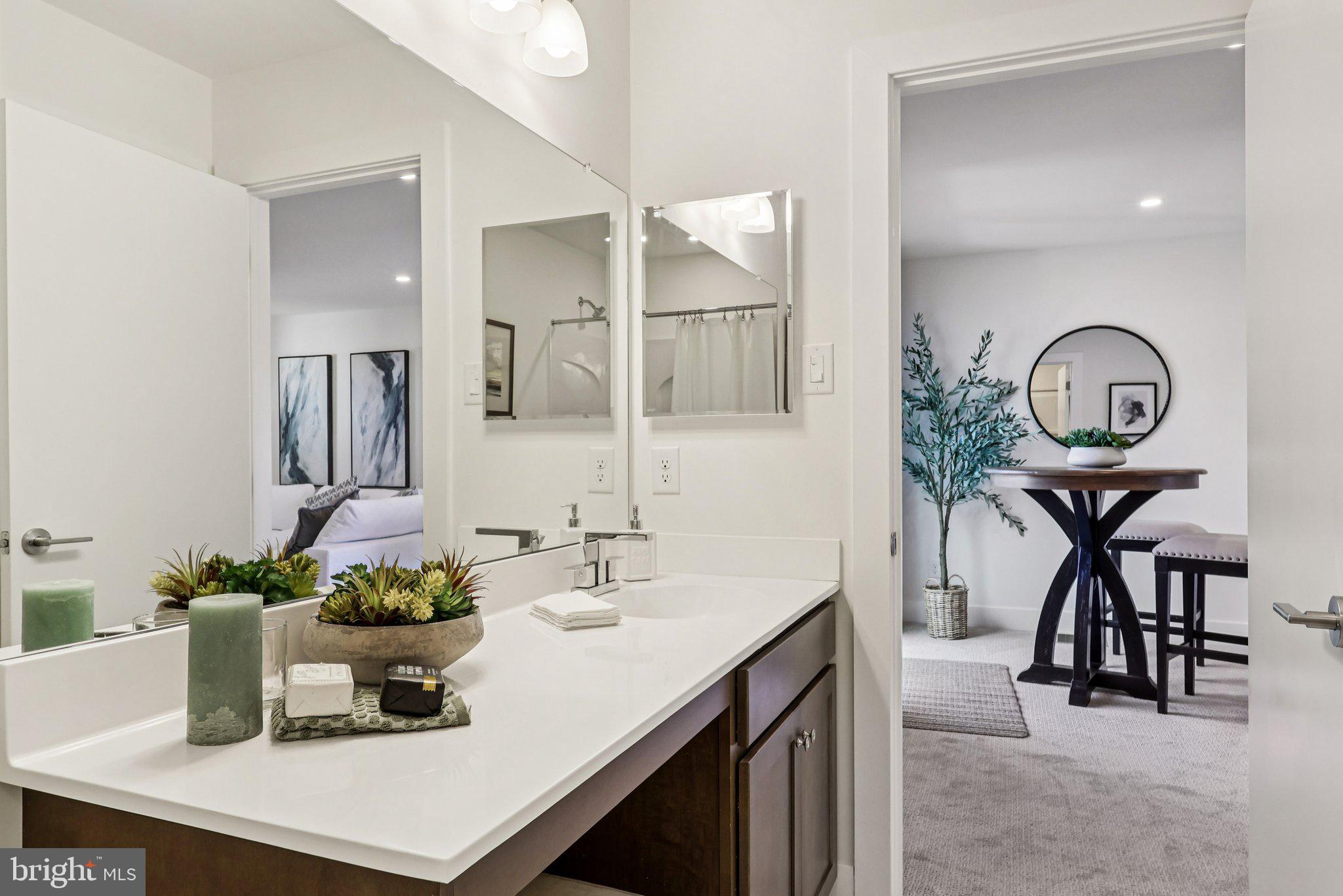 RIVER PLACE - Residential