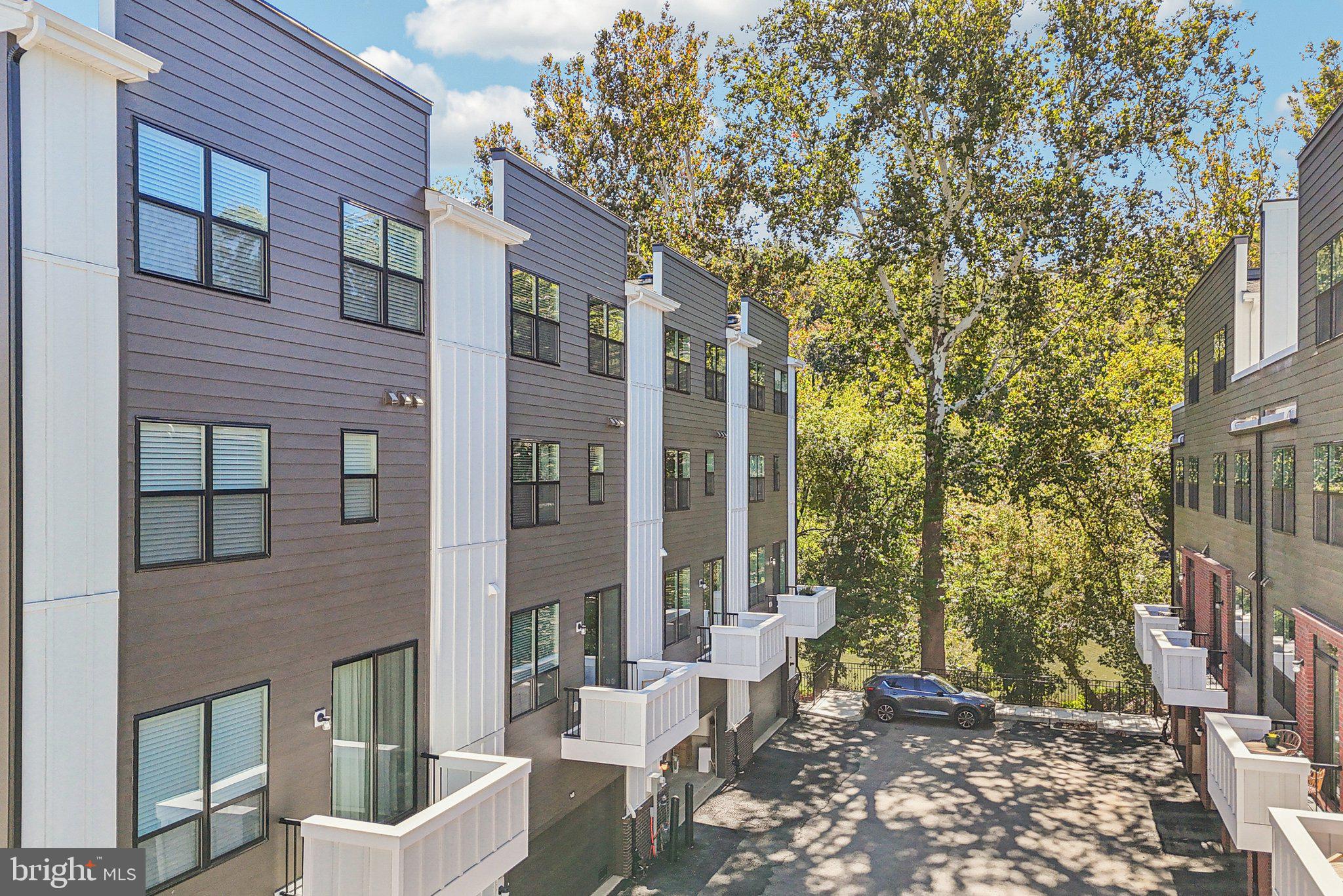 RIVER PLACE - Residential