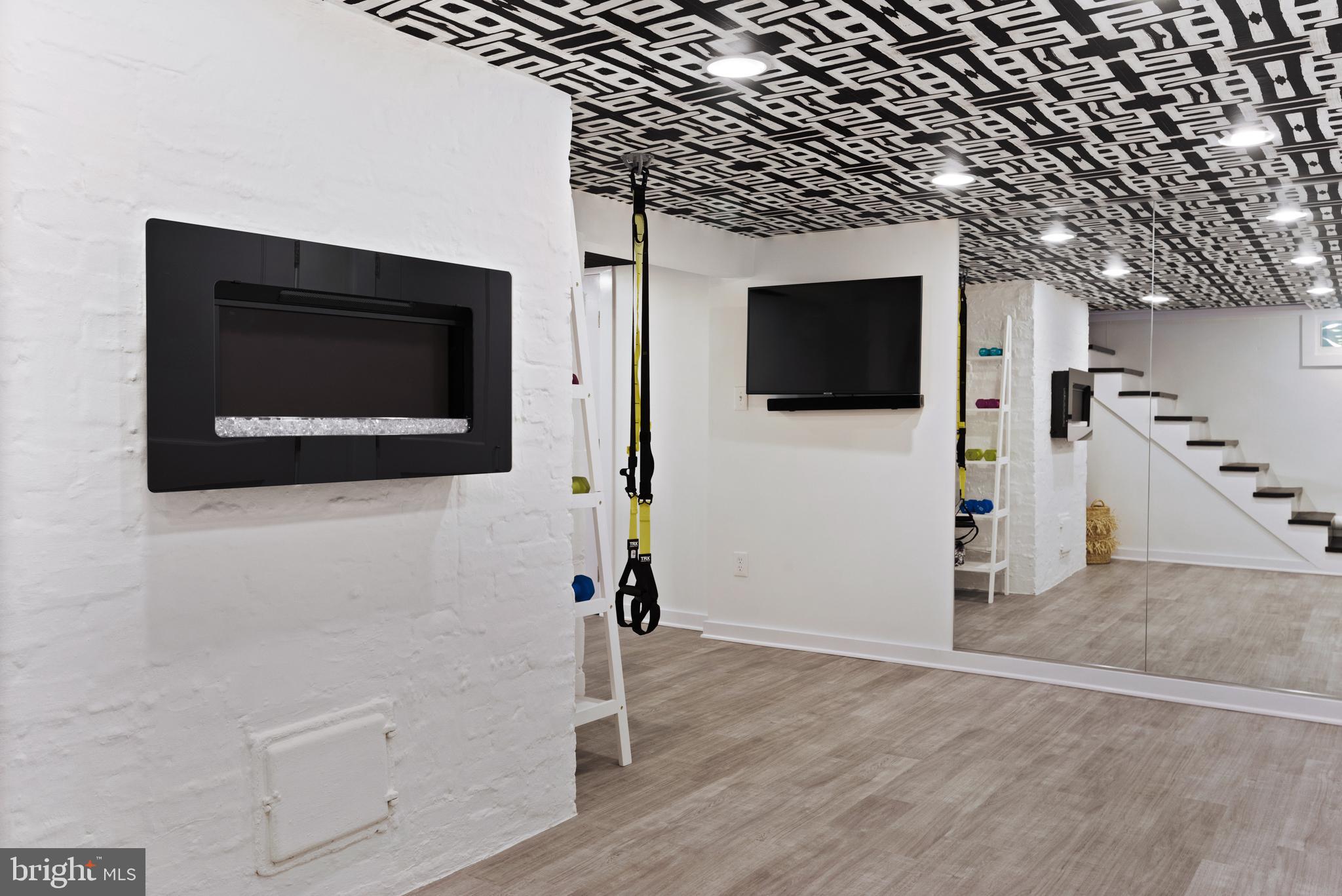 MURRAY HILL - Residential