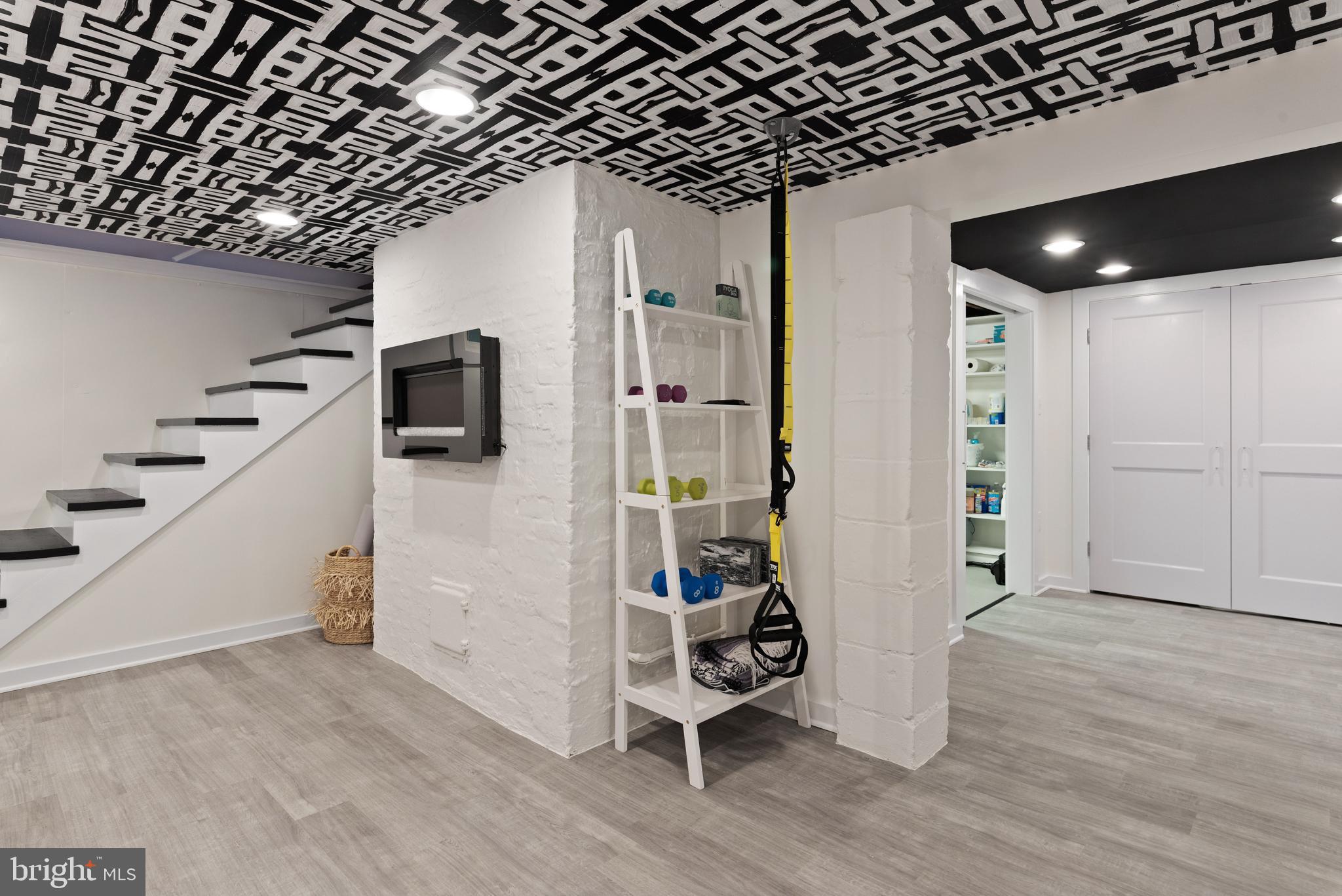 MURRAY HILL - Residential