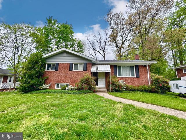 Gorgeous brick two level home in the Westchester community. Refinished wood floors look fantastic! Newer kitchen cabinets, newer appliances, newer granite counters, updated bathrooms, and much more. Sunroom and deck. Newer carpet throughout the lower level. Lower level has large recreation room, bedroom, half bathroom, and an additional room. You will love this home!
Requirements:
Credit score: 680+
Income: 3 times rent
No negative rental history
All applicants 18+ MUST apply
**ATTENTION**:
We do not ask people to submit rental applications in order to see properties. Do not submit applications on systems that we do not authorize. Beware of scams!