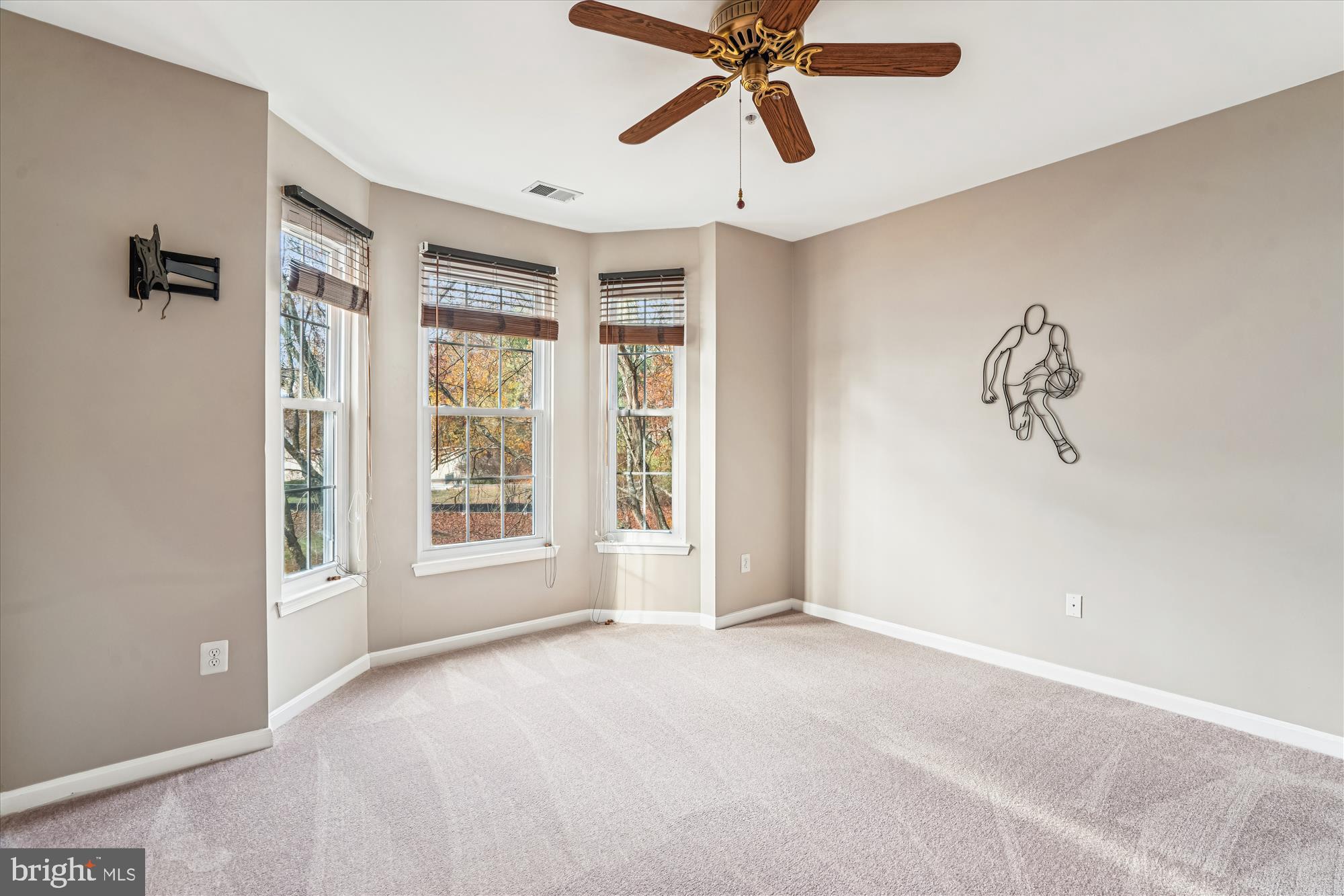 WOODLAND BOWIE CONDO - Residential Lease