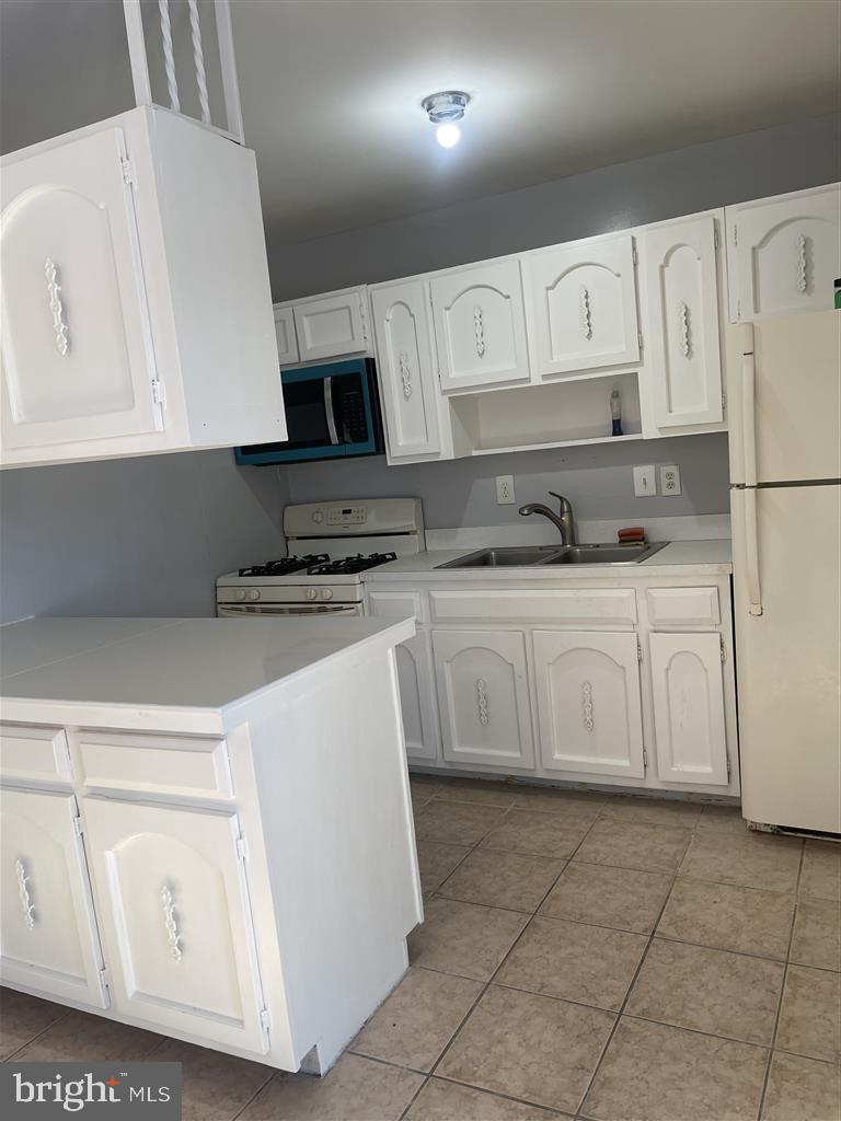 3839 HALLOWAY CIRCLE