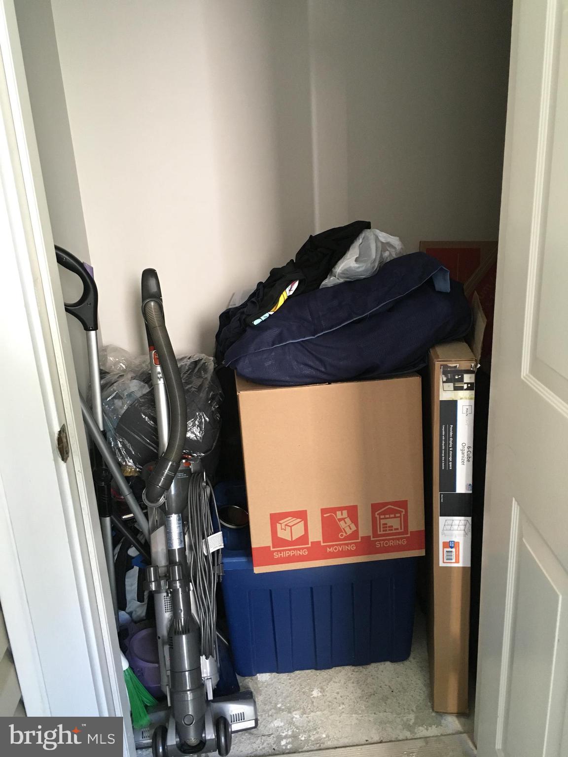 POINTE AT PARK CENTER - Residential Lease