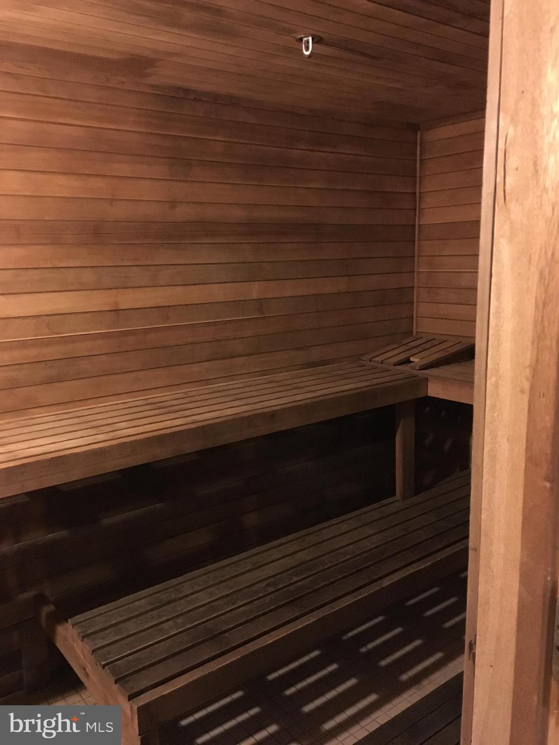 POINTE AT PARK CENTER - Residential Lease