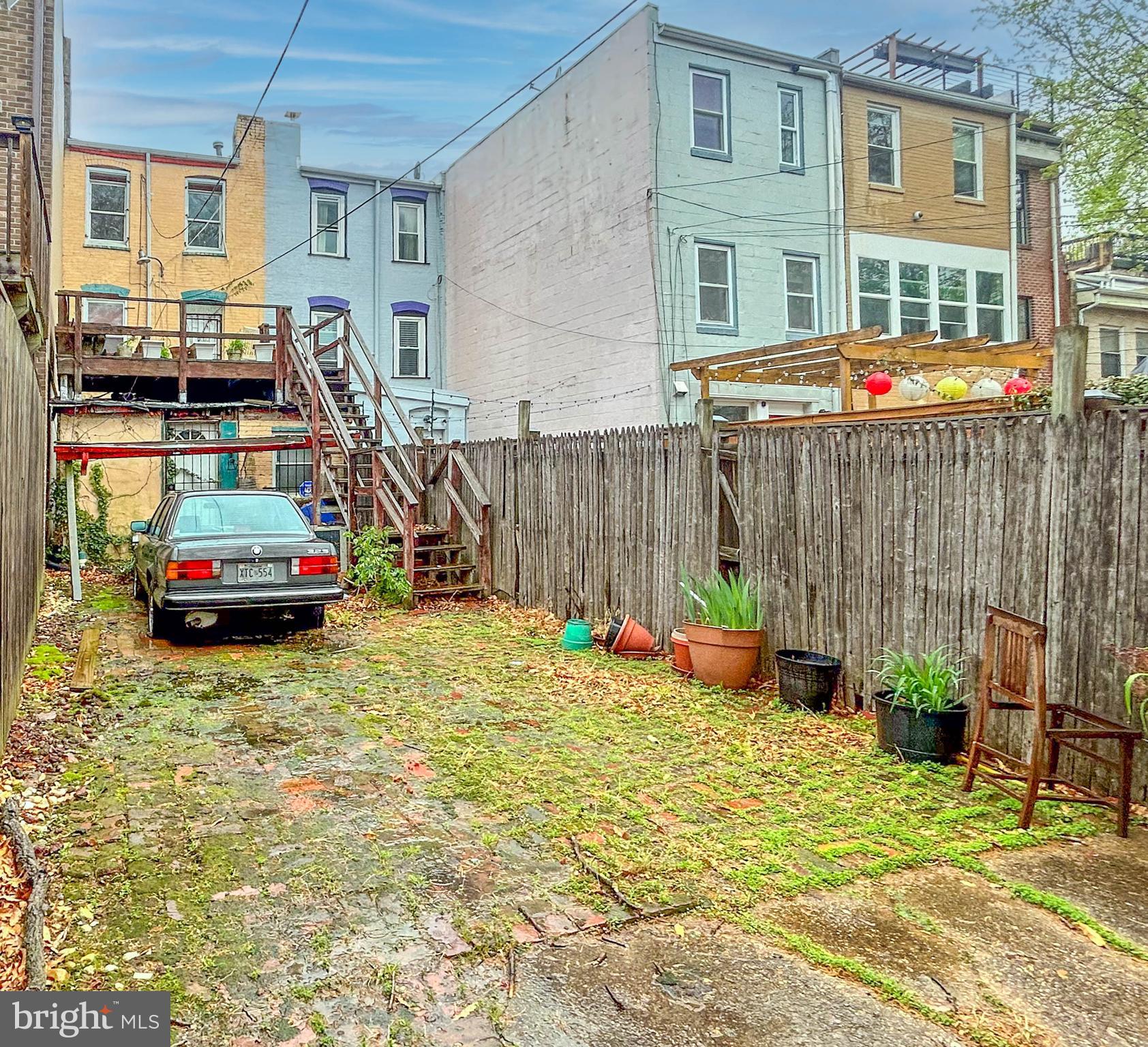 821 4TH STREET NE