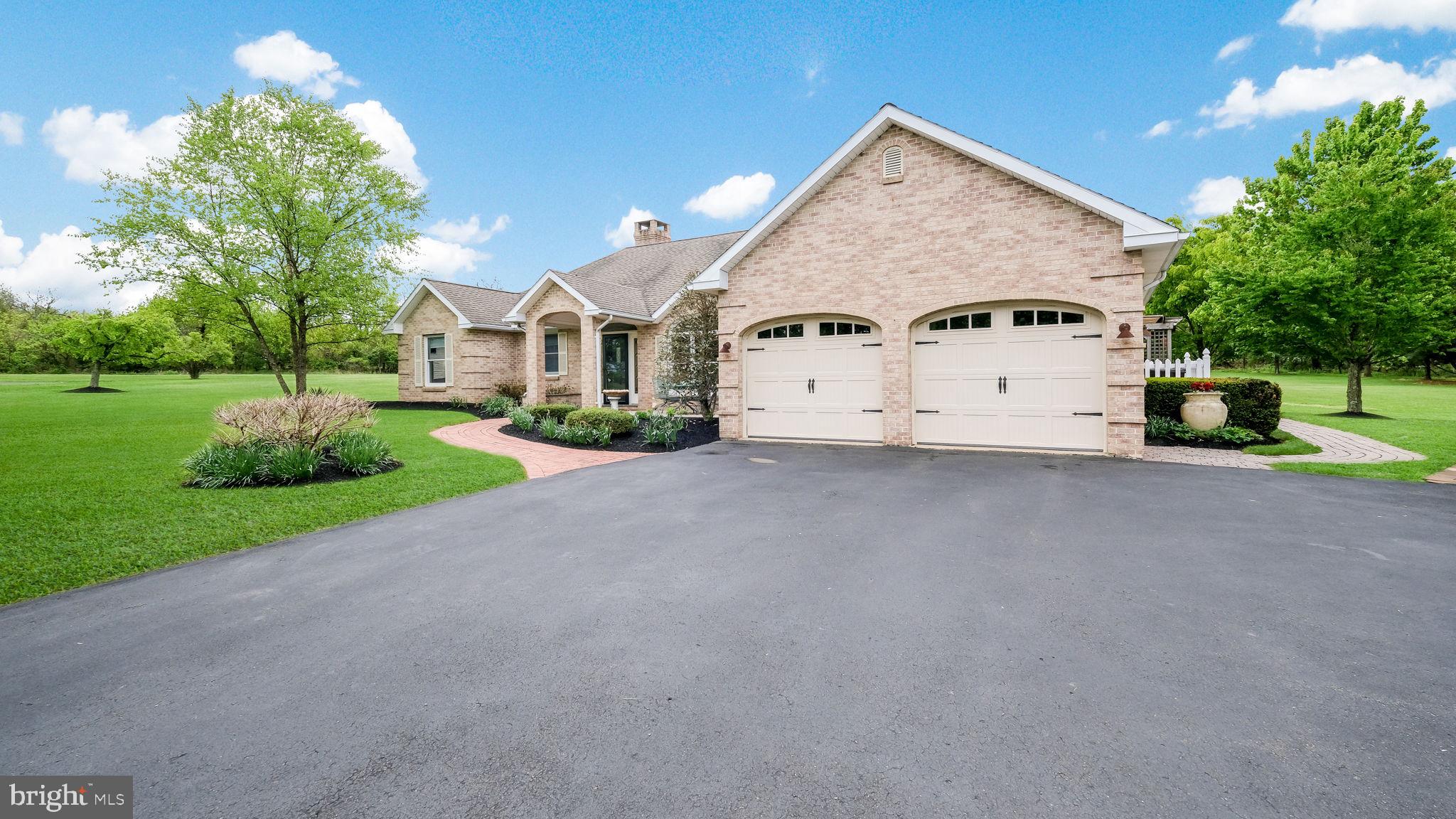 HILLTOWN - Residential