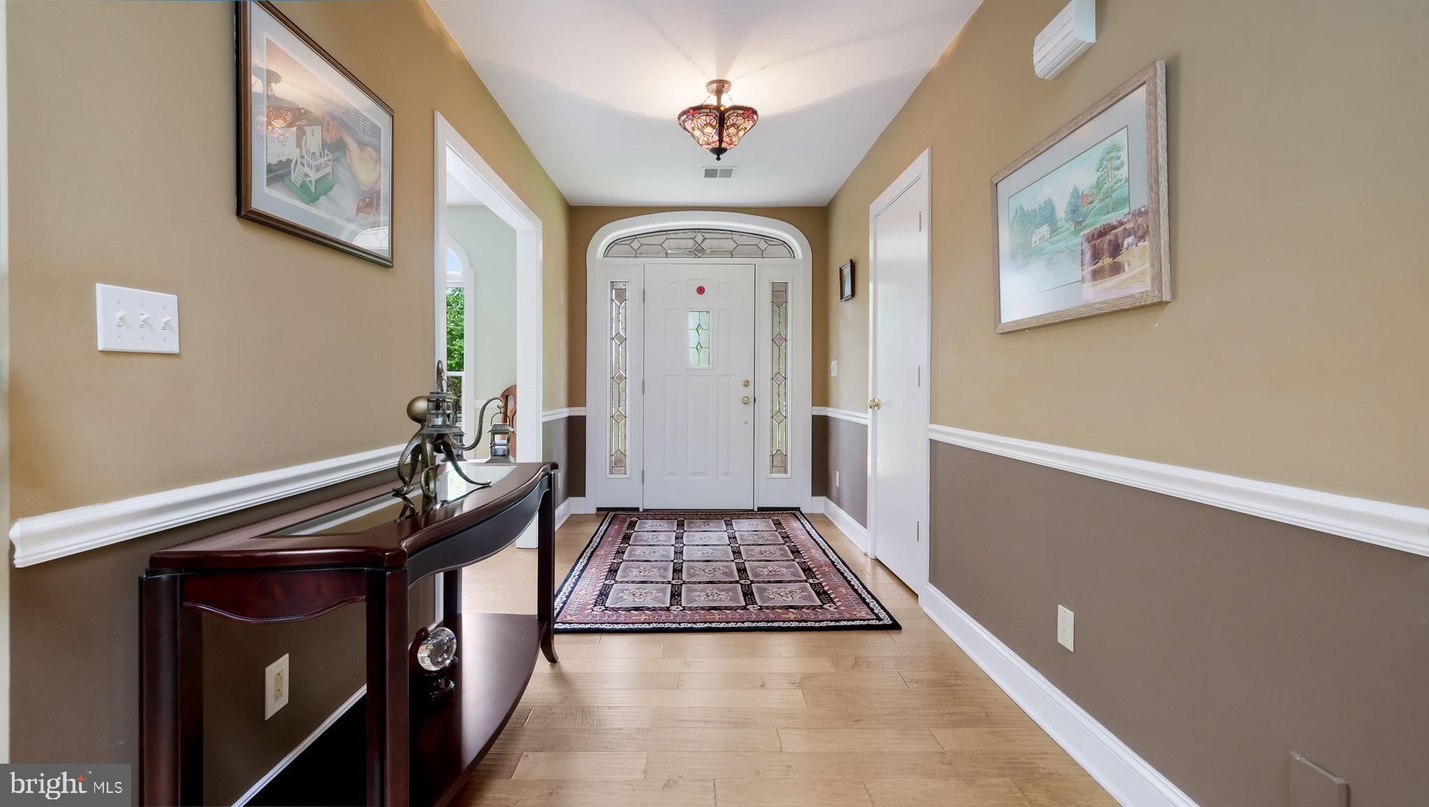 HILLTOWN - Residential