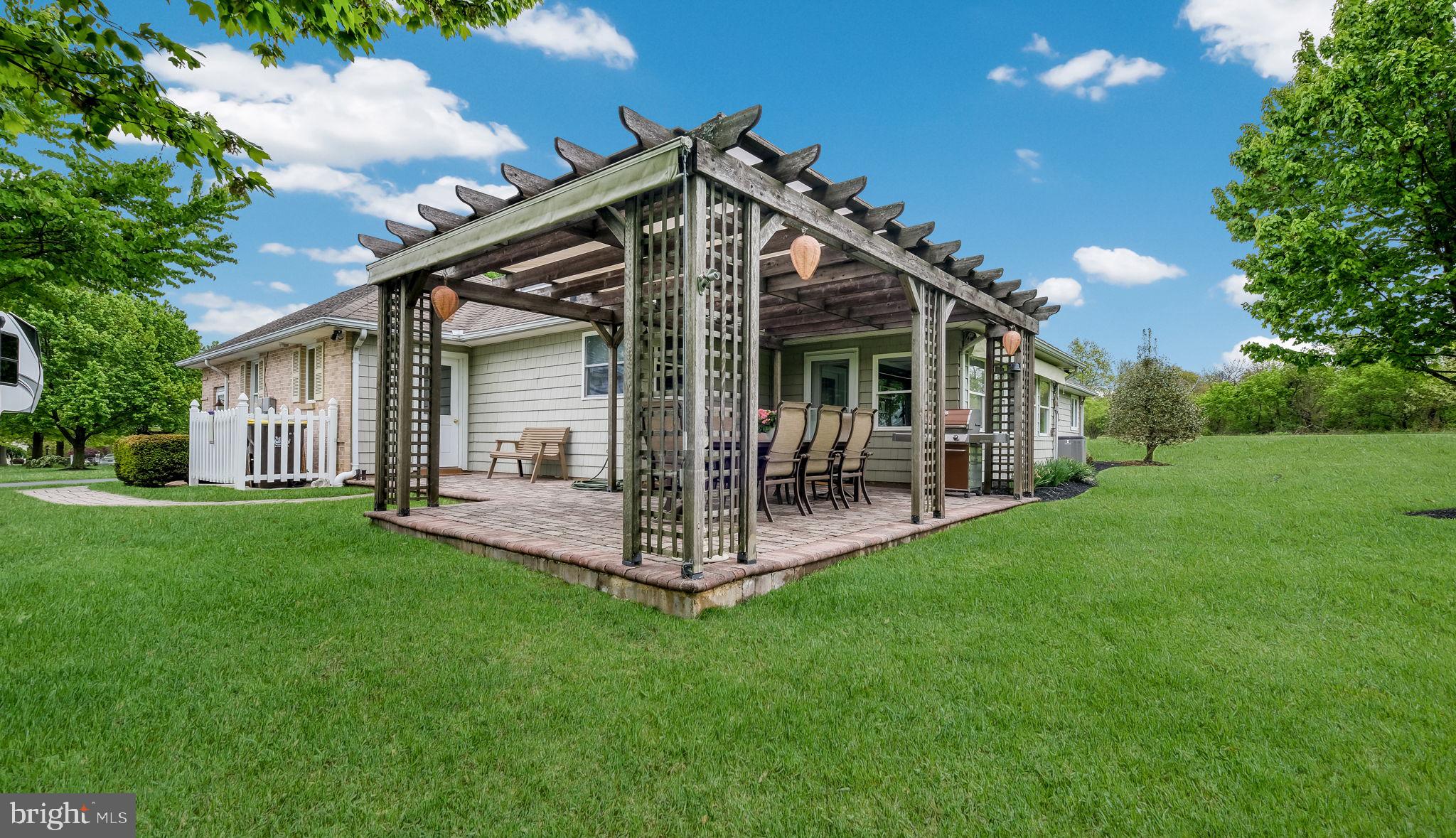 HILLTOWN - Residential