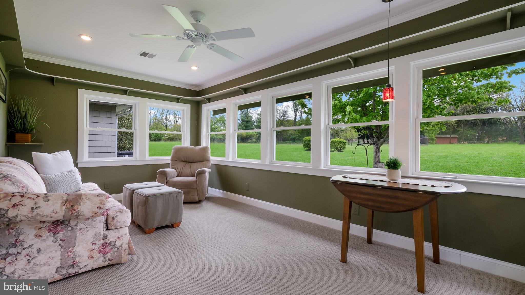 HILLTOWN - Residential