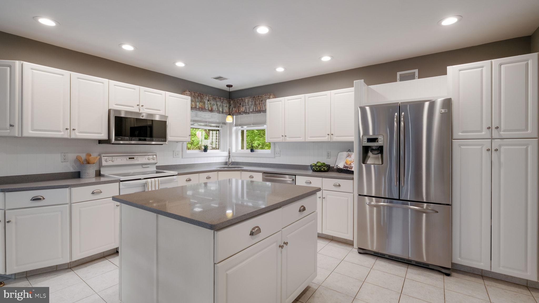 HILLTOWN - Residential
