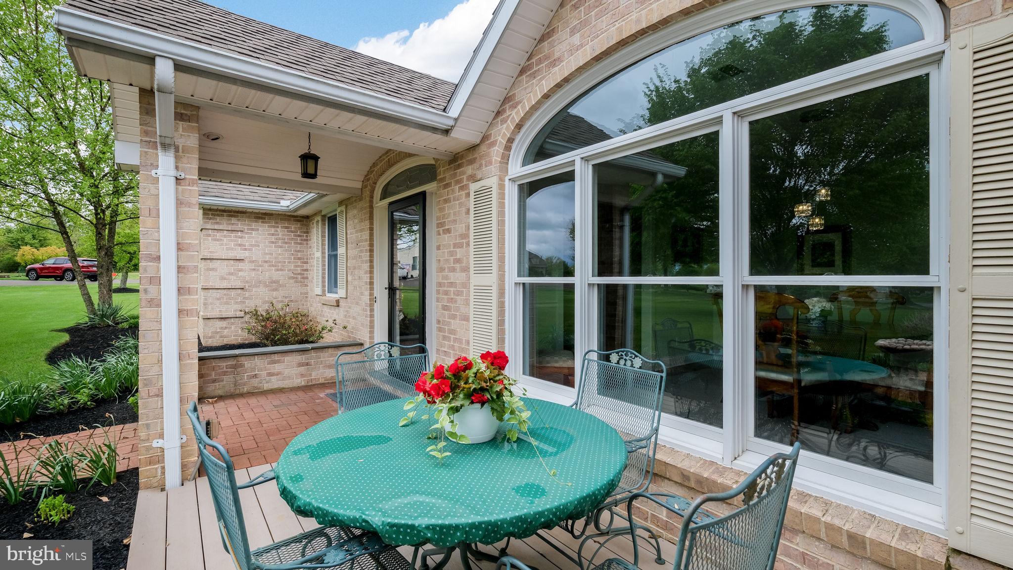 HILLTOWN - Residential