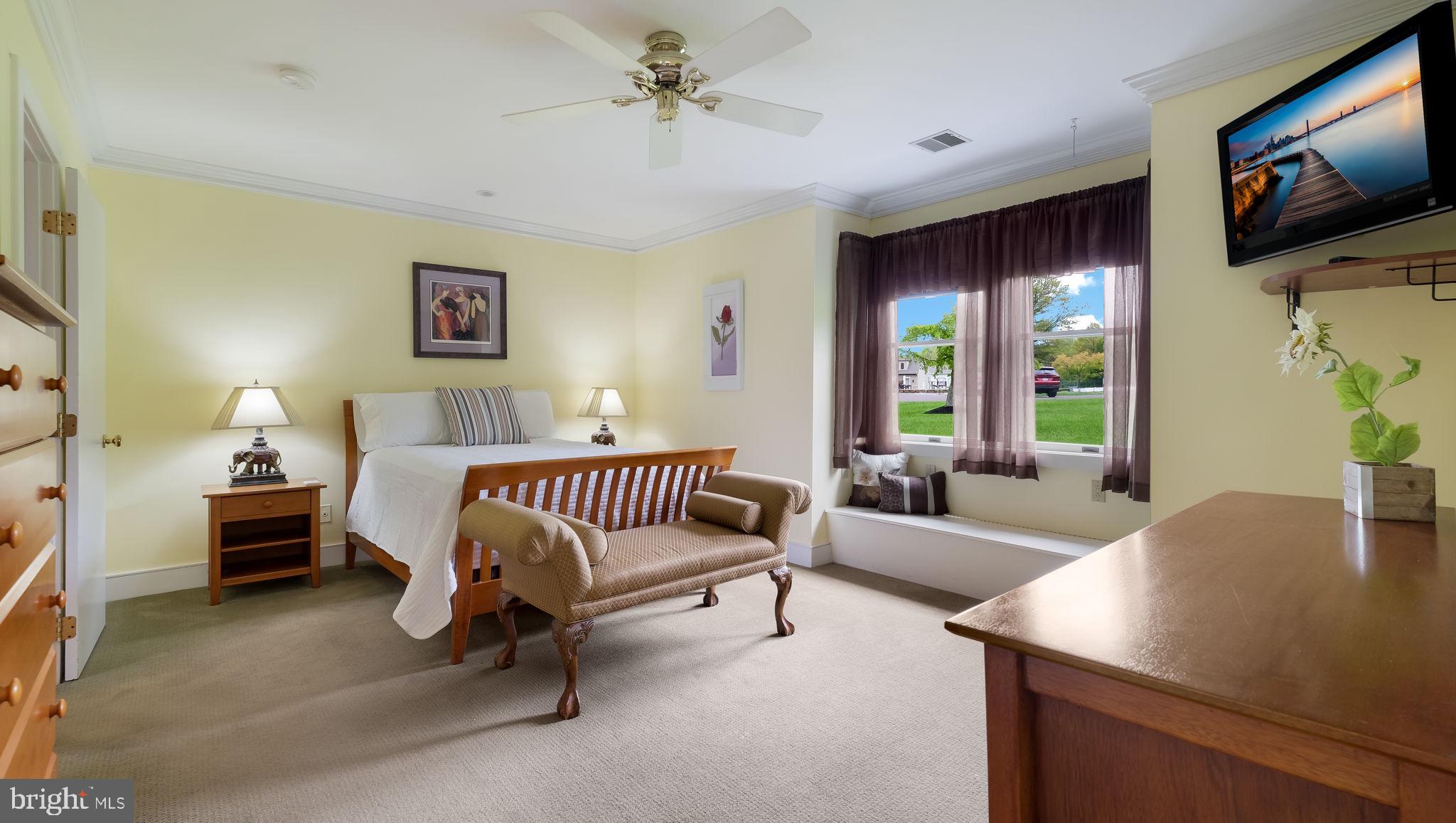 HILLTOWN - Residential