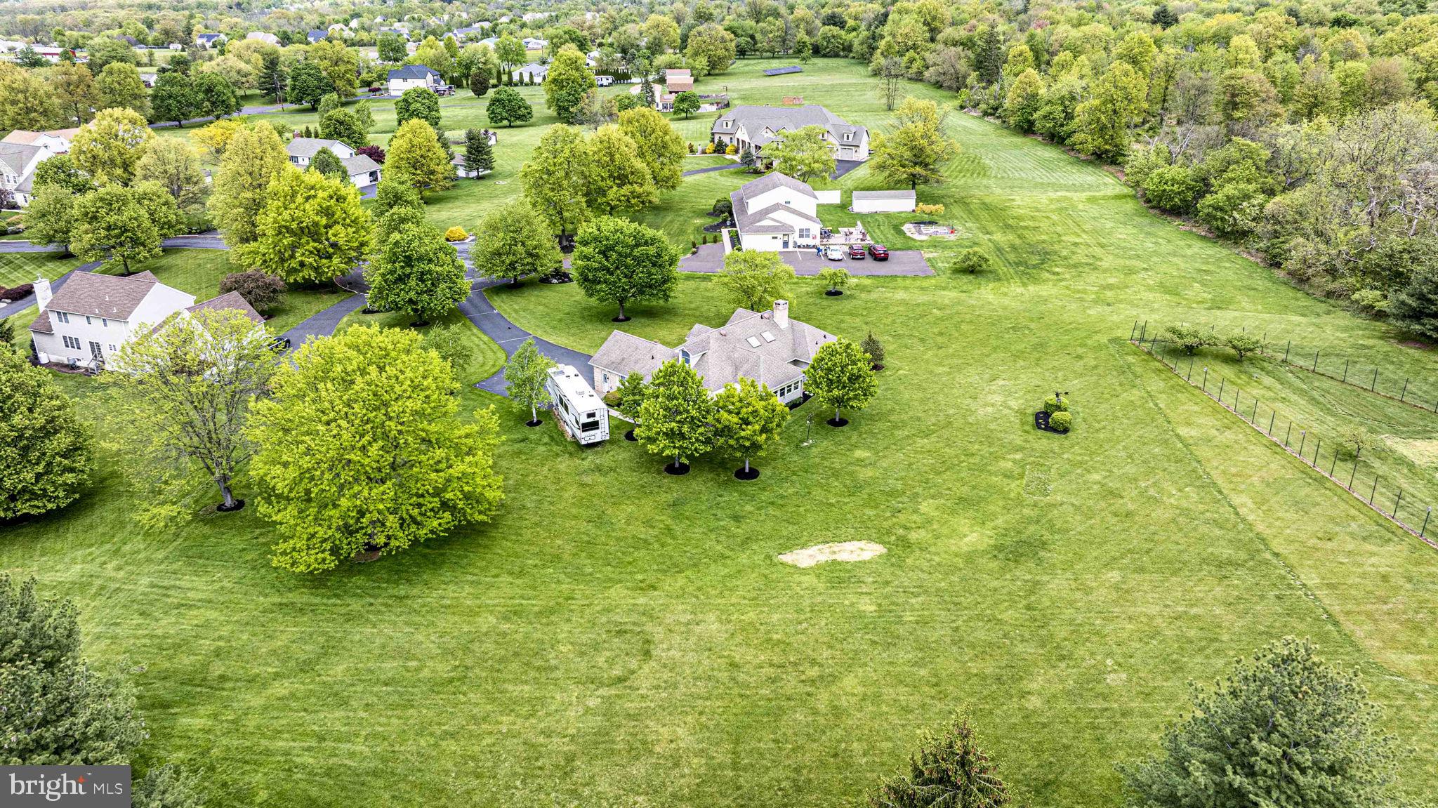 HILLTOWN - Residential