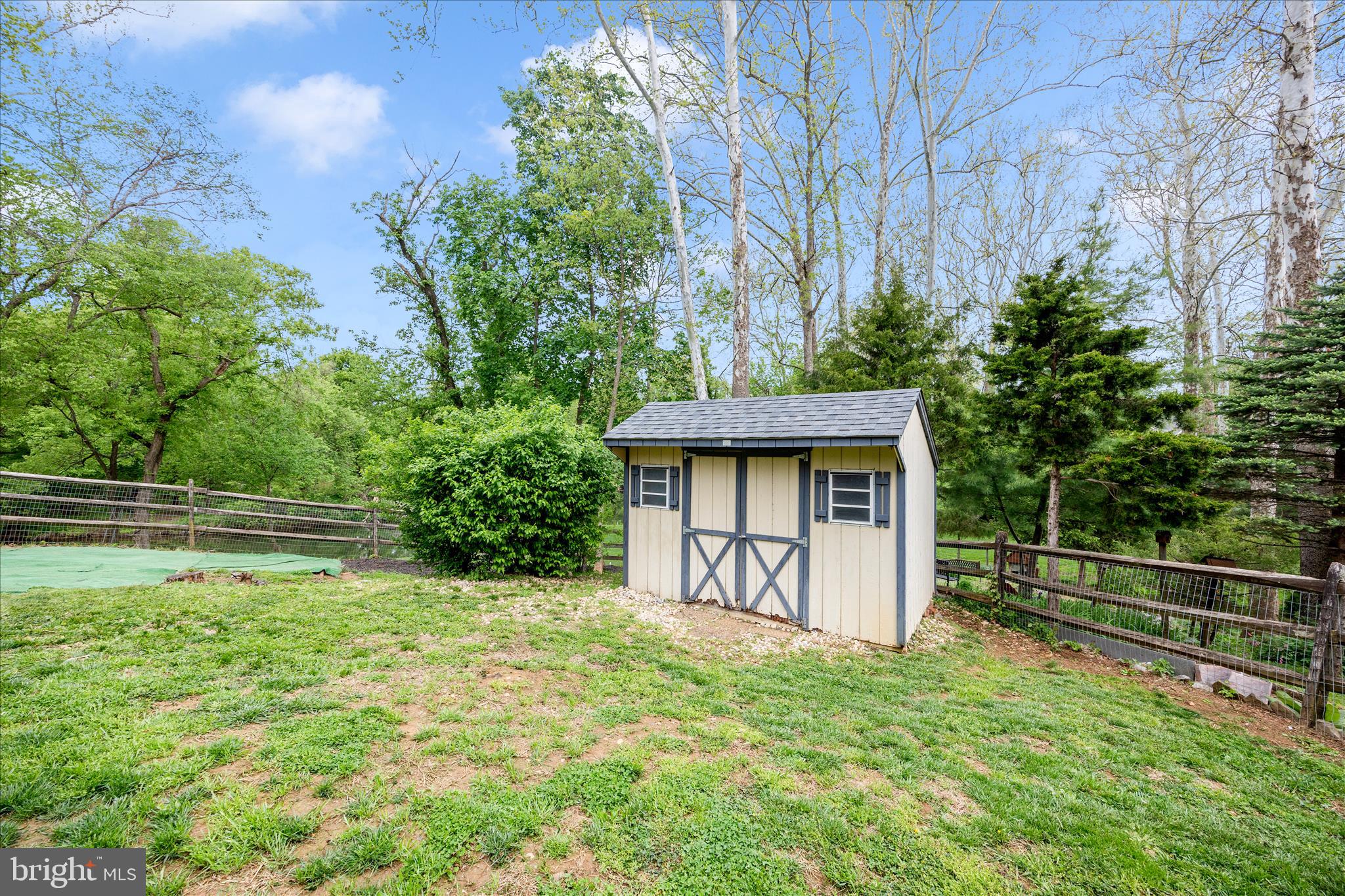 COLONIAL PARK EAST - Residential