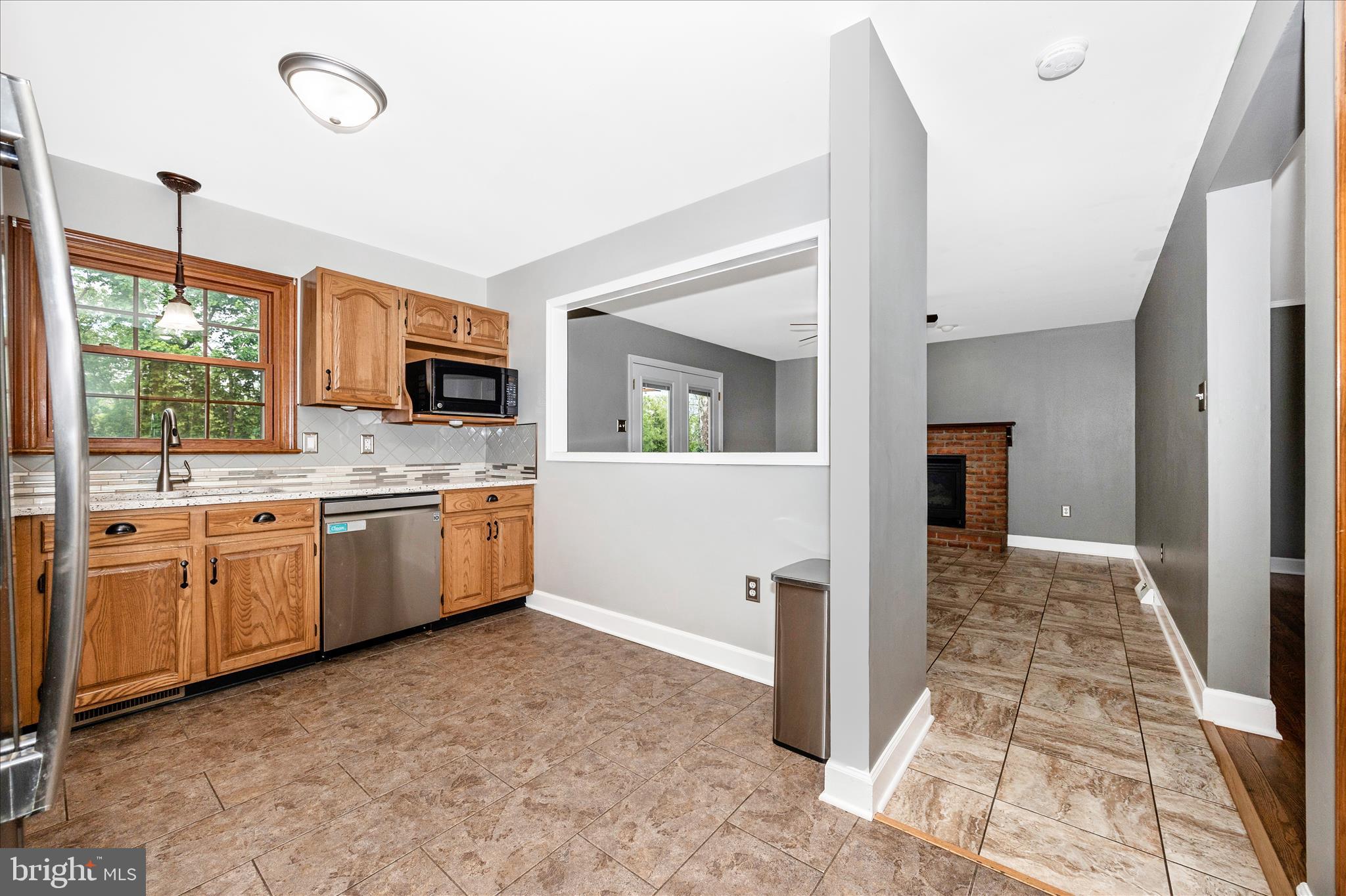 COLONIAL PARK EAST - Residential