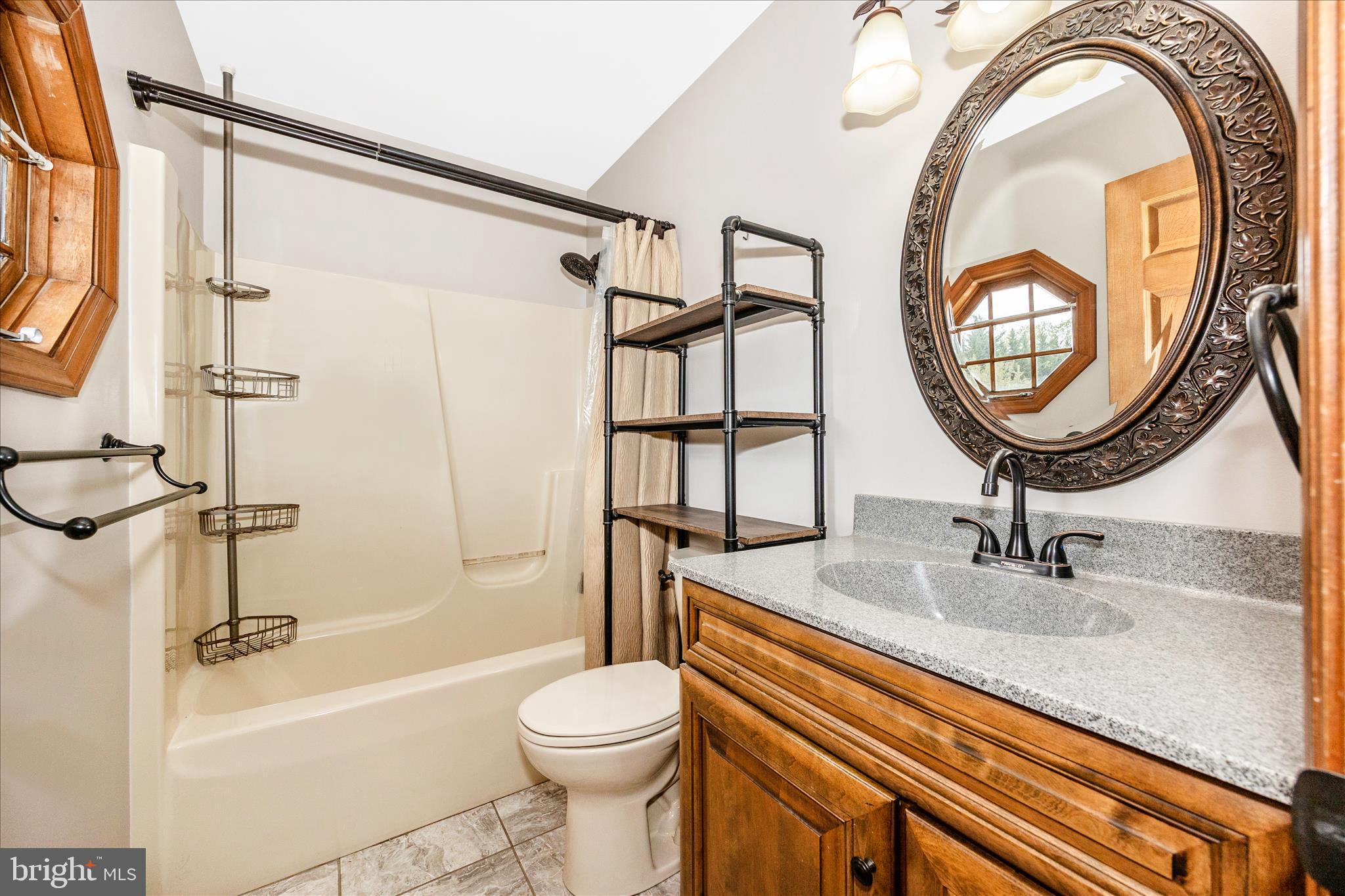 COLONIAL PARK EAST - Residential