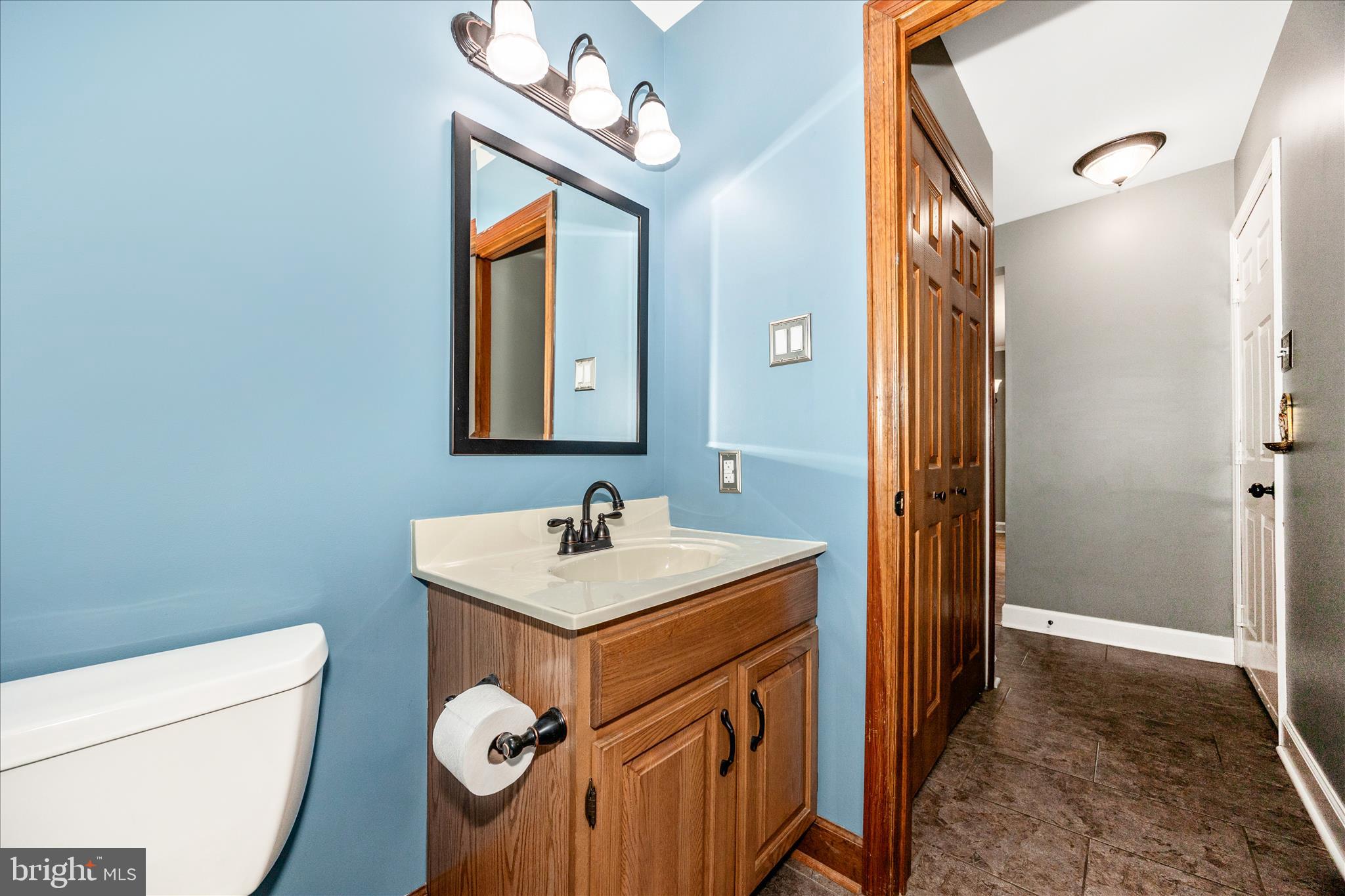 COLONIAL PARK EAST - Residential